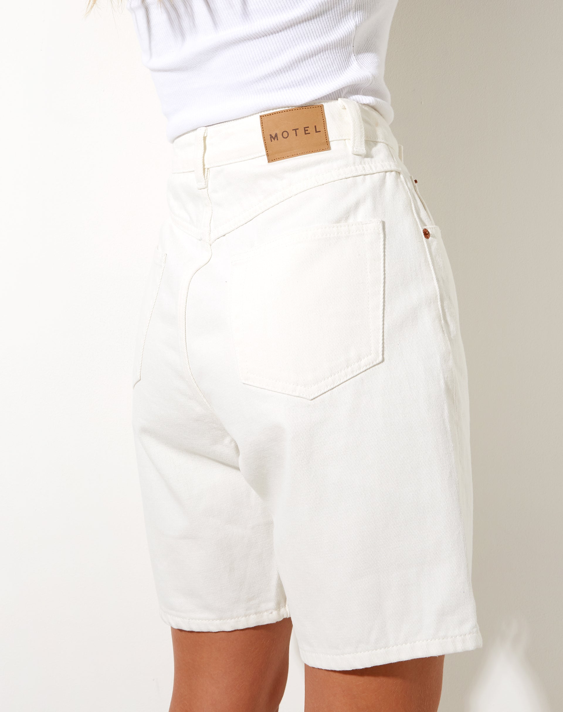 Dad Denim Shorts in White Wash-Nico Sky