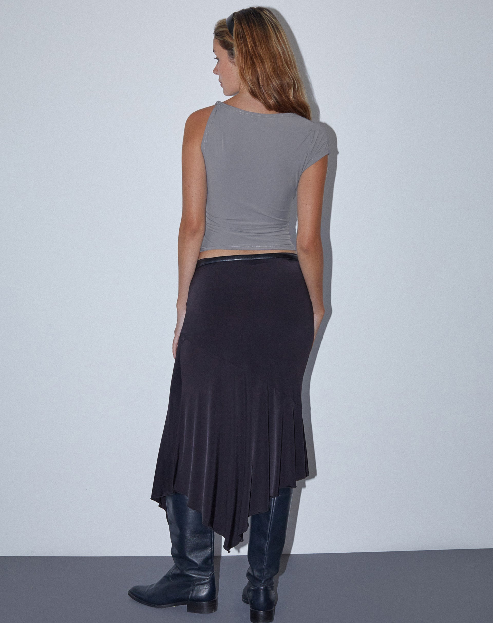 Dannas Asymmetric Top in Grey-Nico Sky