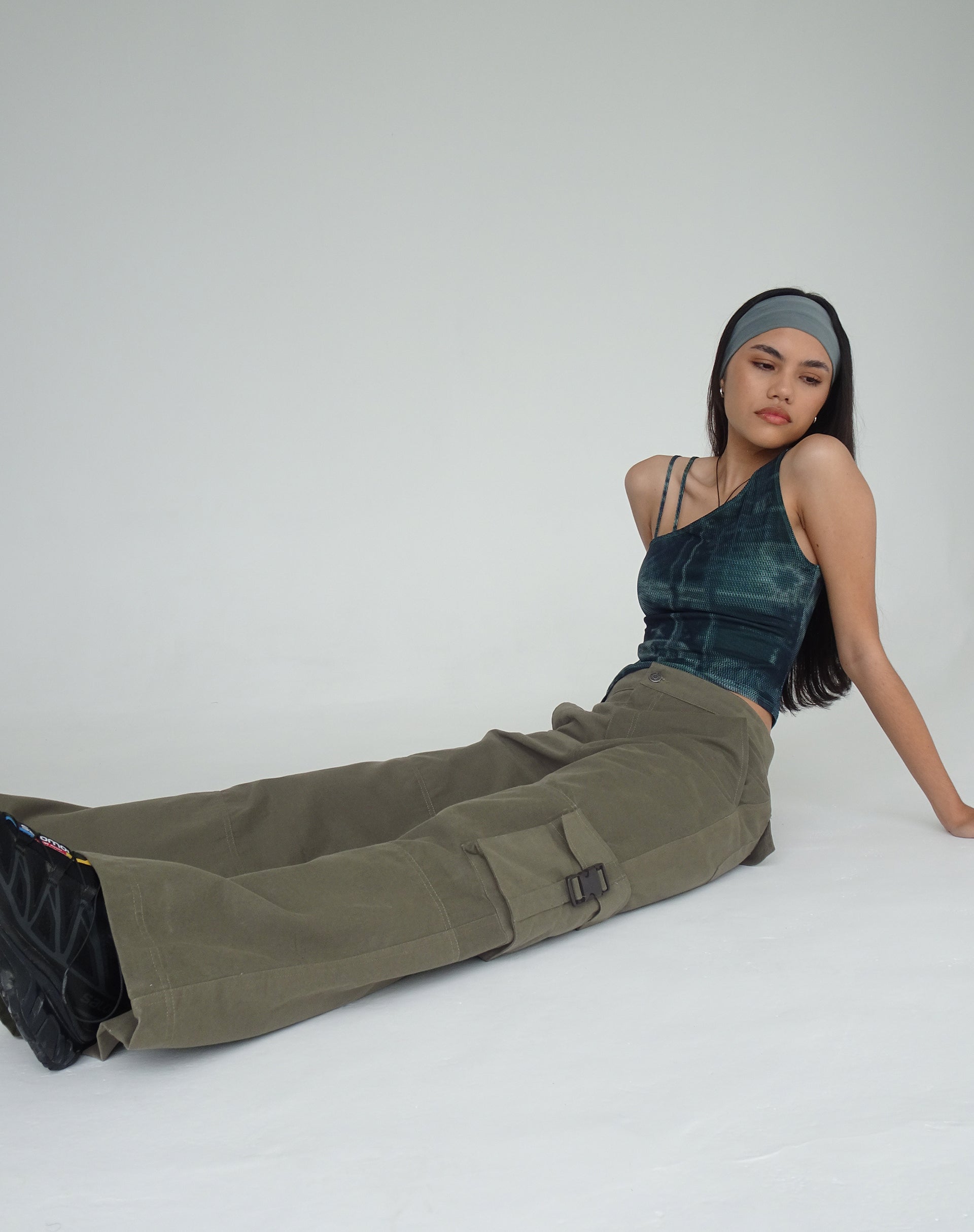 Freddy Low Rise Cargo Trouser in Military Khaki-Nico Sky