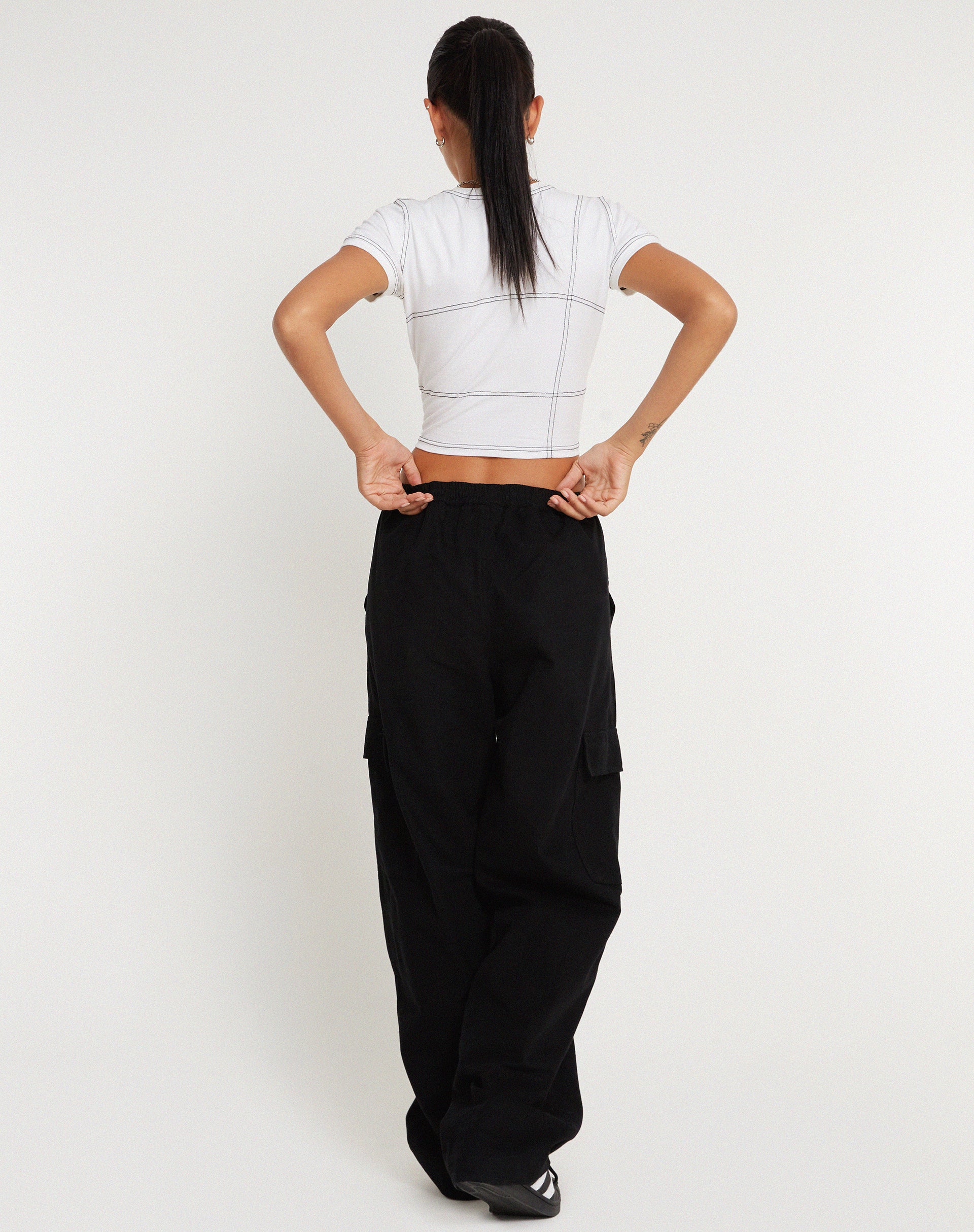 Geona Wide Leg Cargo Trouser in Black-Nico Sky