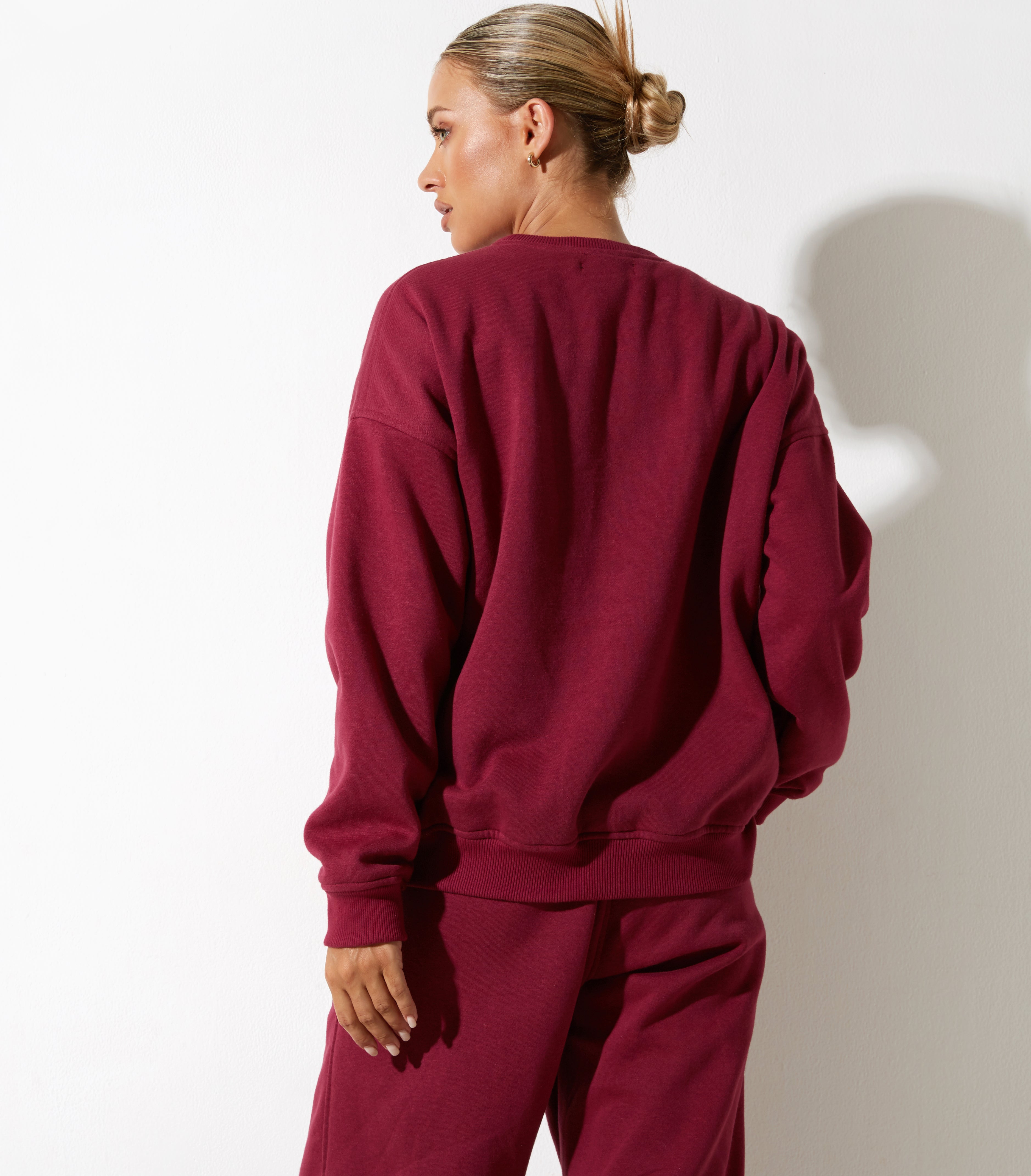 Glan Sweatshirt in Burgundy with 'Winning Team' Embro-Nico Sky