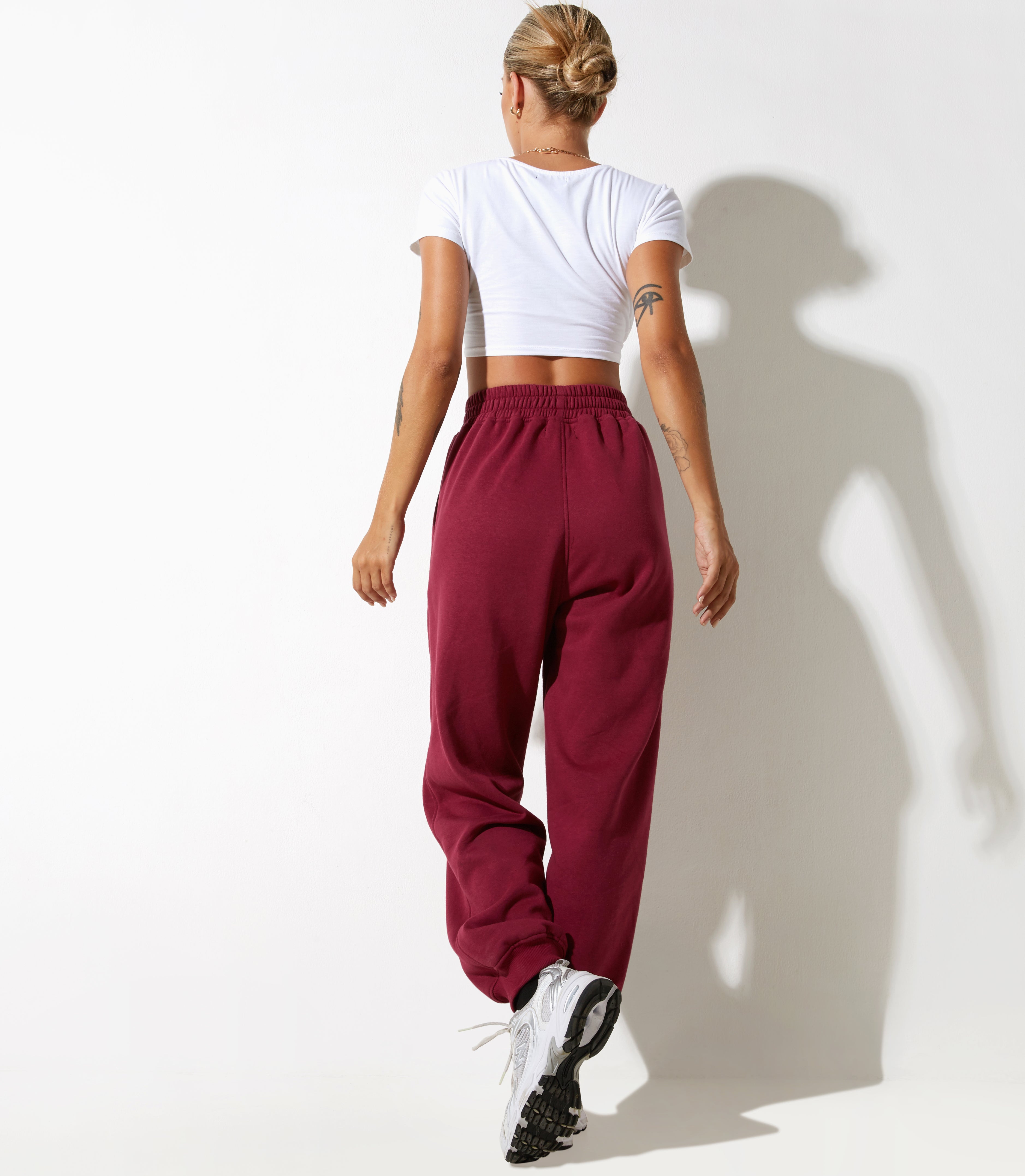 Roider Jogger in Burgundy with 'Winning Team' Embro-Nico Sky