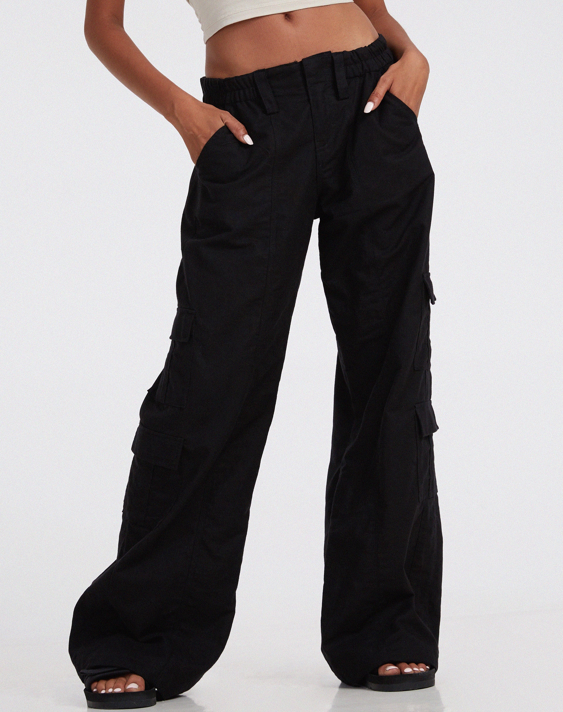Hansa Cargo Trouser in Rami Black-Nico Sky