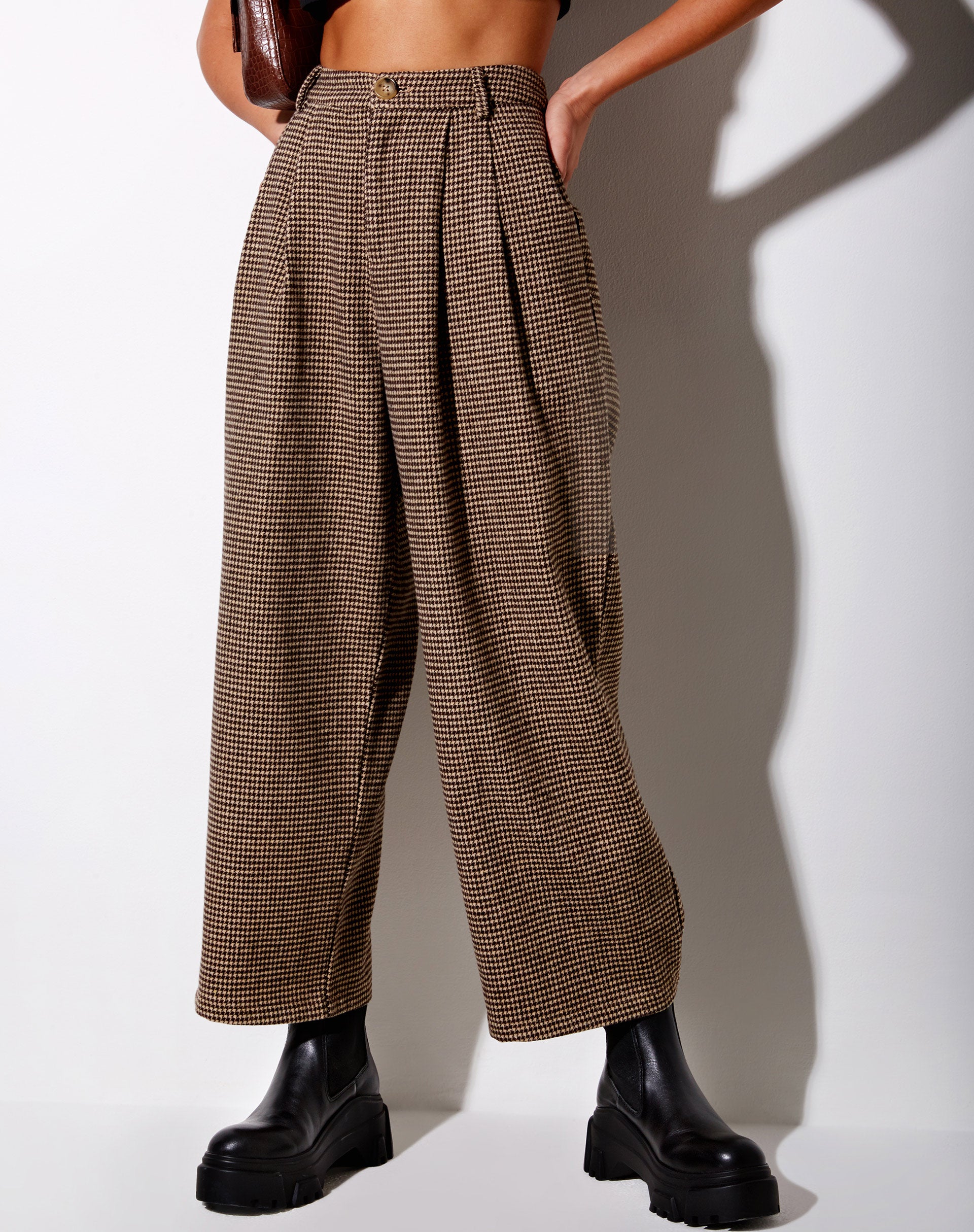 Hatta Culotte Trouser in Houndstooth Brown-Nico Sky