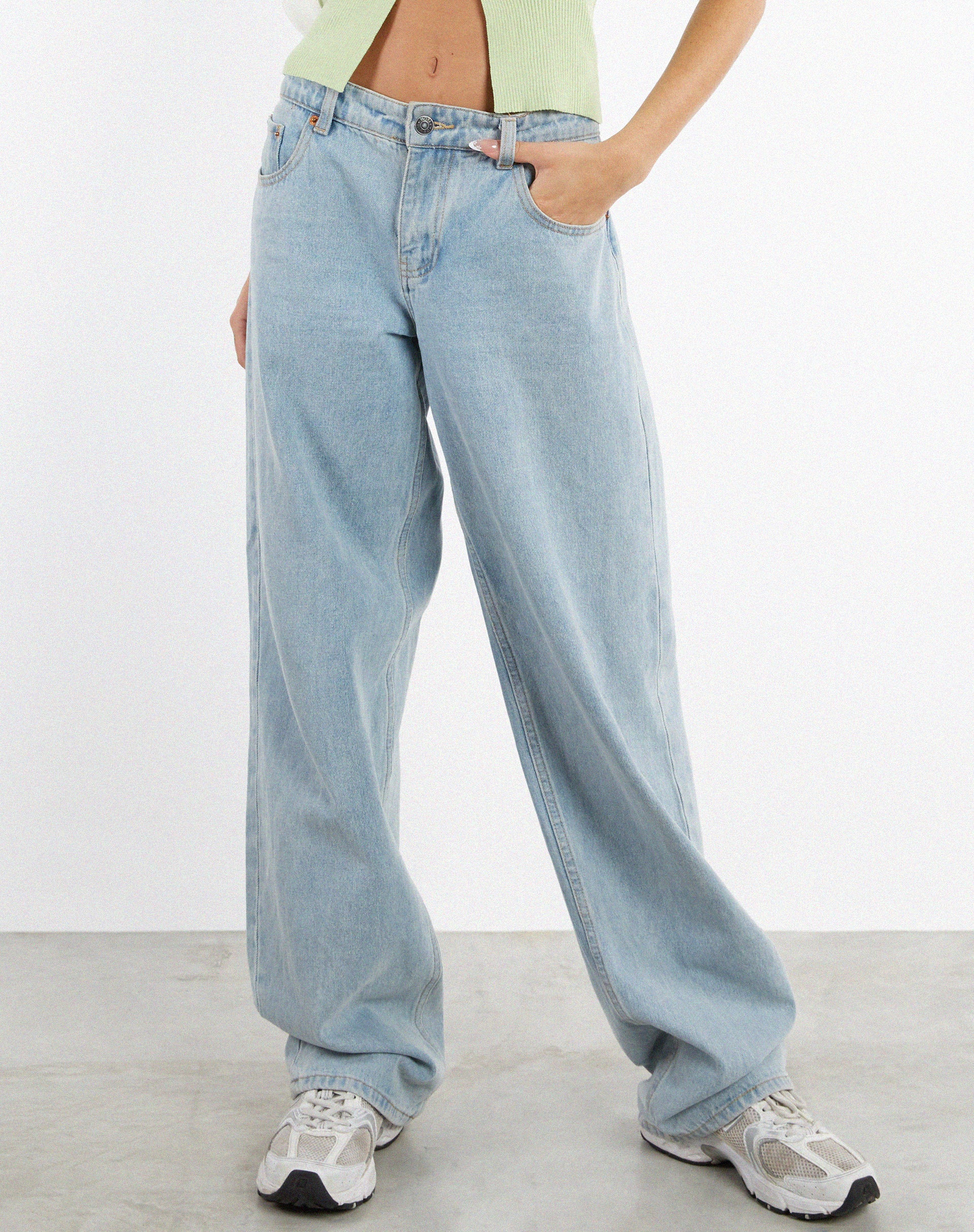 Low Rise Parallel Jeans in Extra Light Wash Blue-Nico Sky