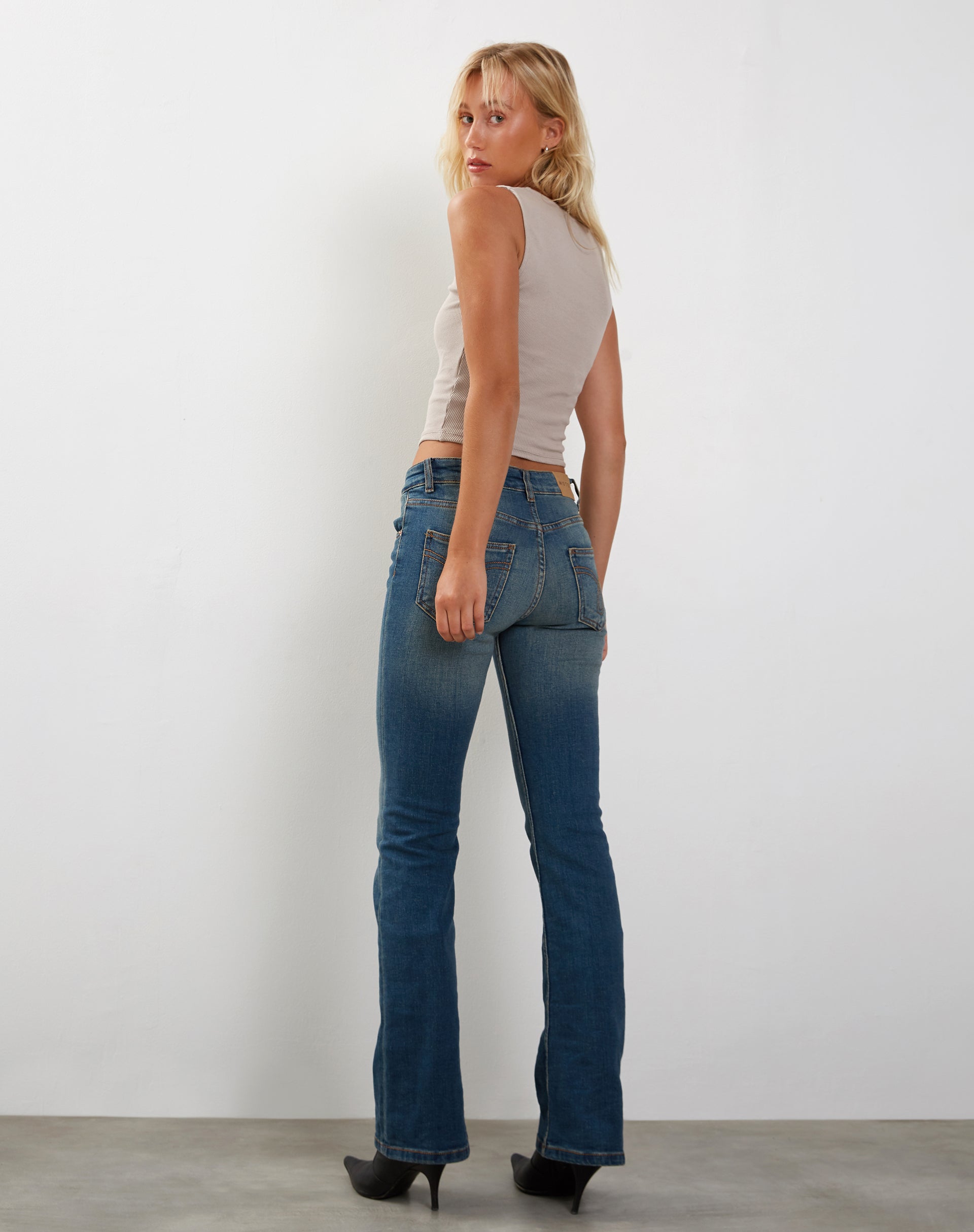 Jastio Vest Top in Oat Ribbed Jersey-Nico Sky