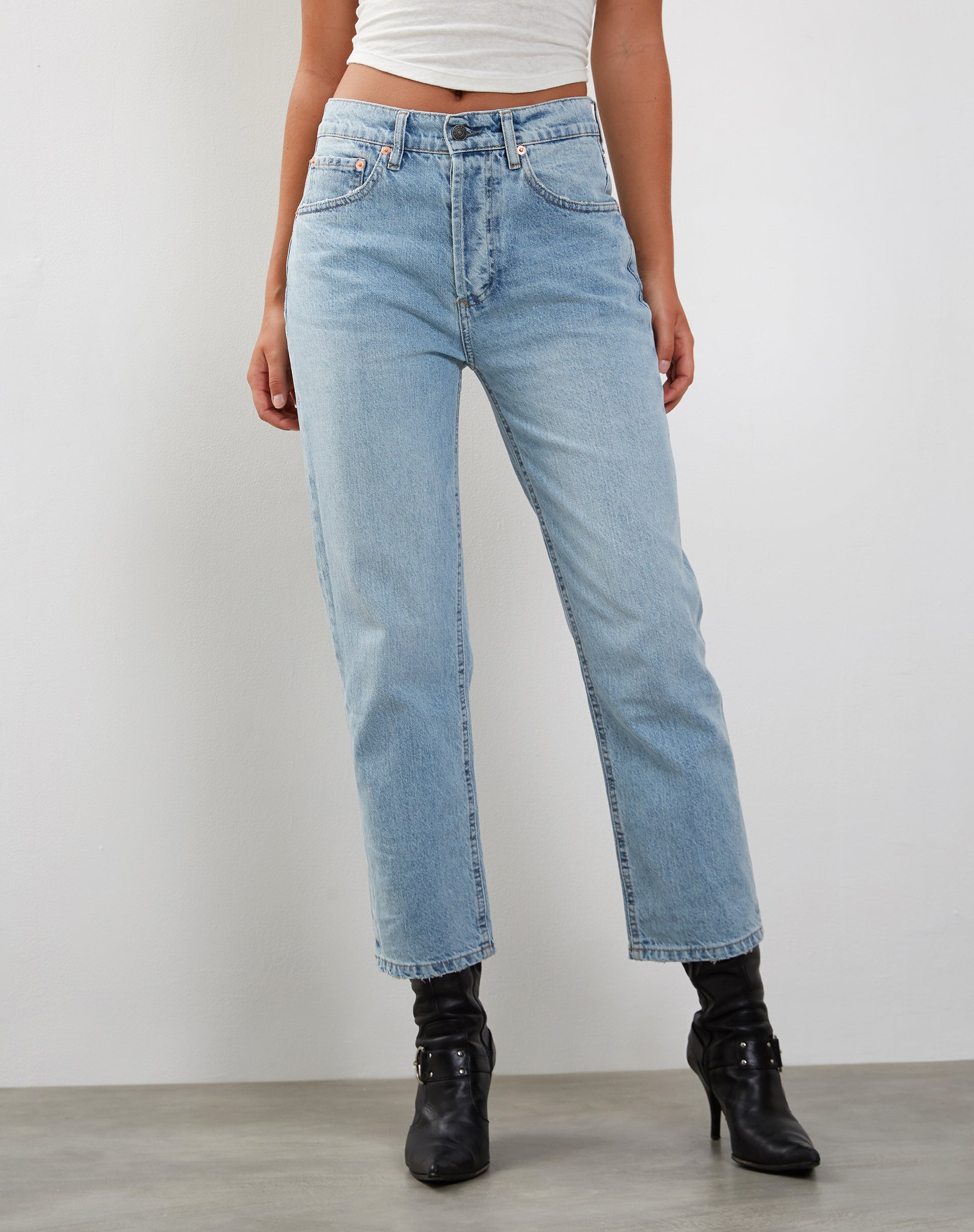 Mid Rise Straight Leg Jeans in Bleach Denim-Nico Sky