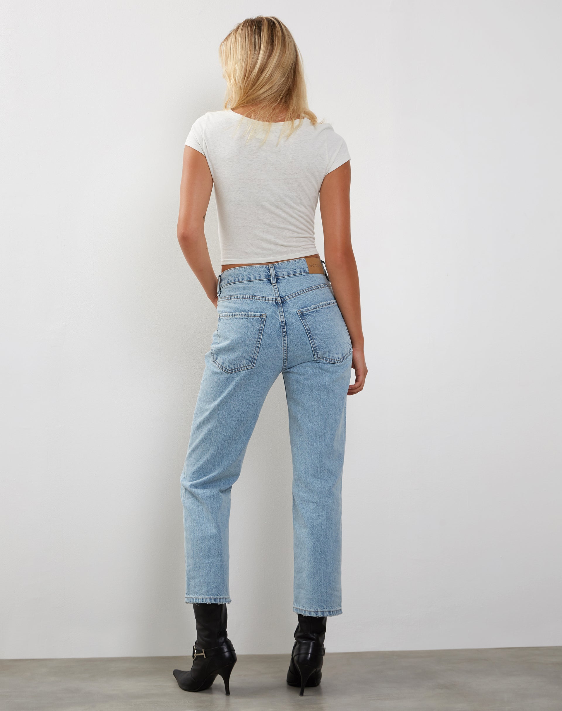 Mid Rise Straight Leg Jeans in Bleach Denim-Nico Sky