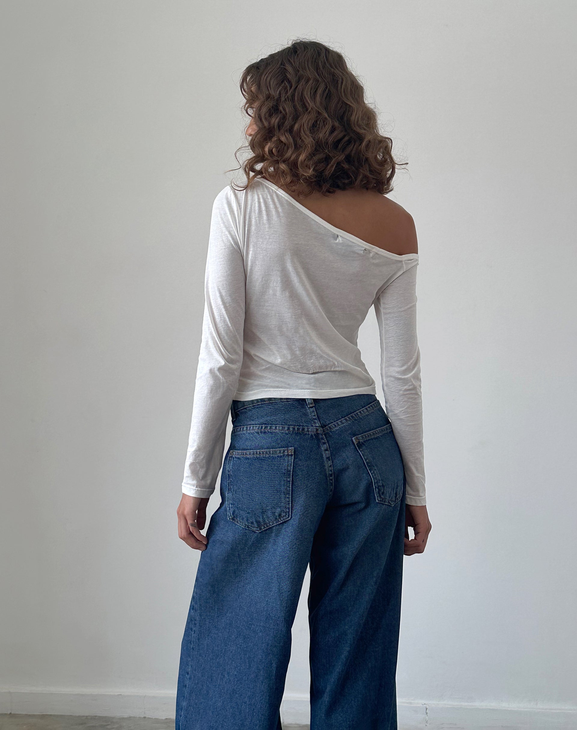 Ledez Asymmetric Slouchy Top in White Tissue Jersey-Nico Sky