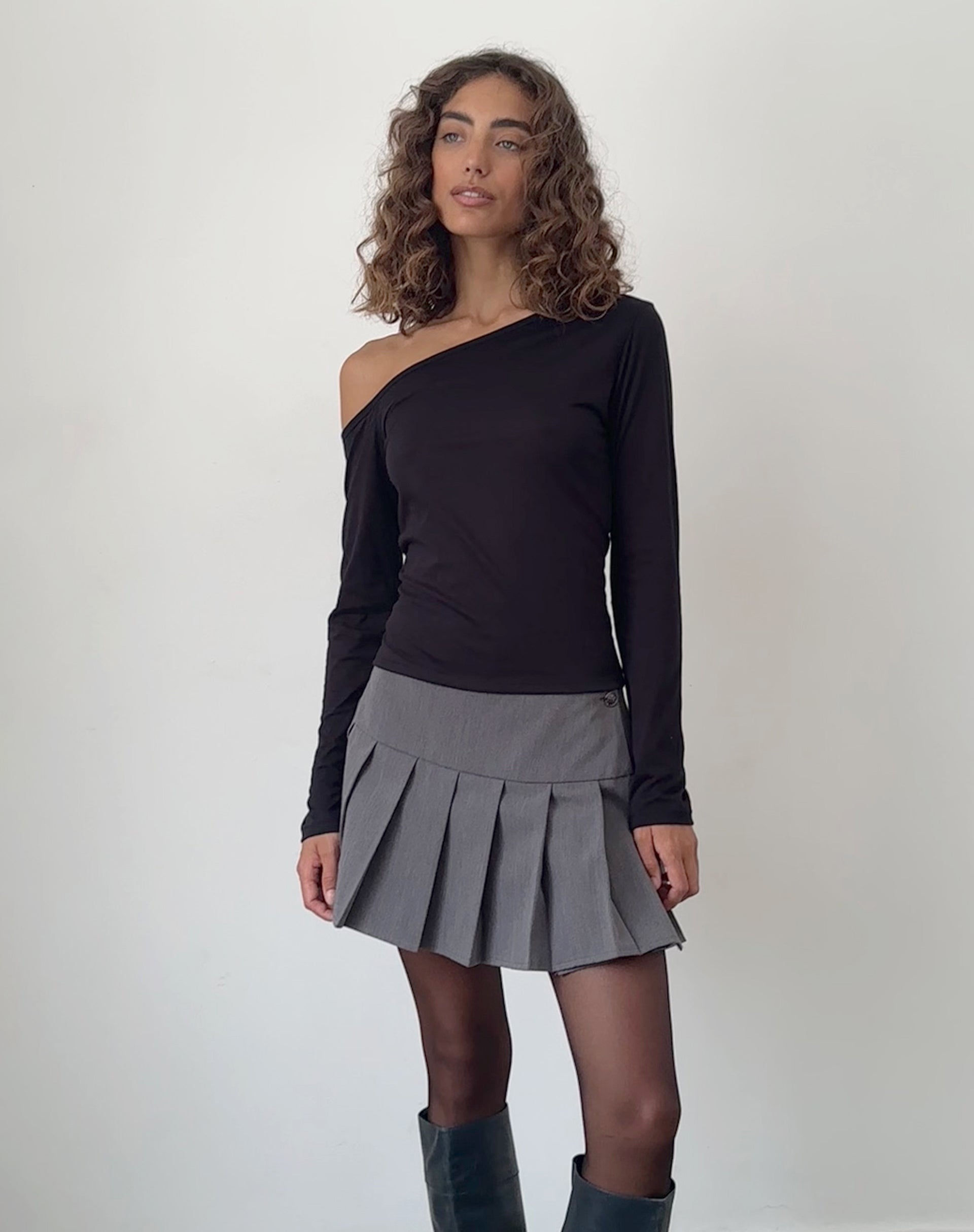 Ledez Asymmetrical Slouchy Top in Black Tissue Jersey-Nico Sky