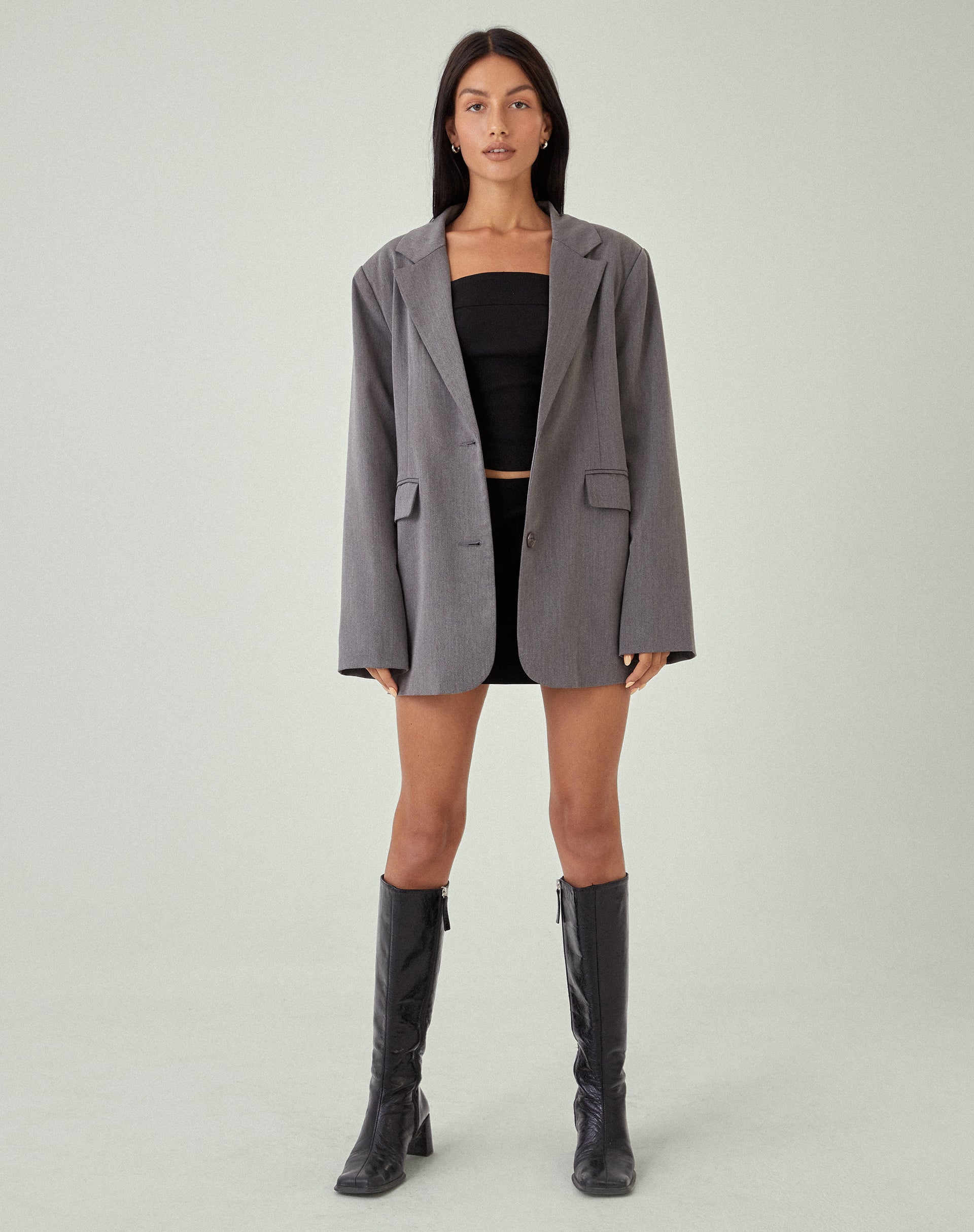 MOTEL X JACQUIE Maiwa Blazer in Tailoring Charcoal-Nico Sky