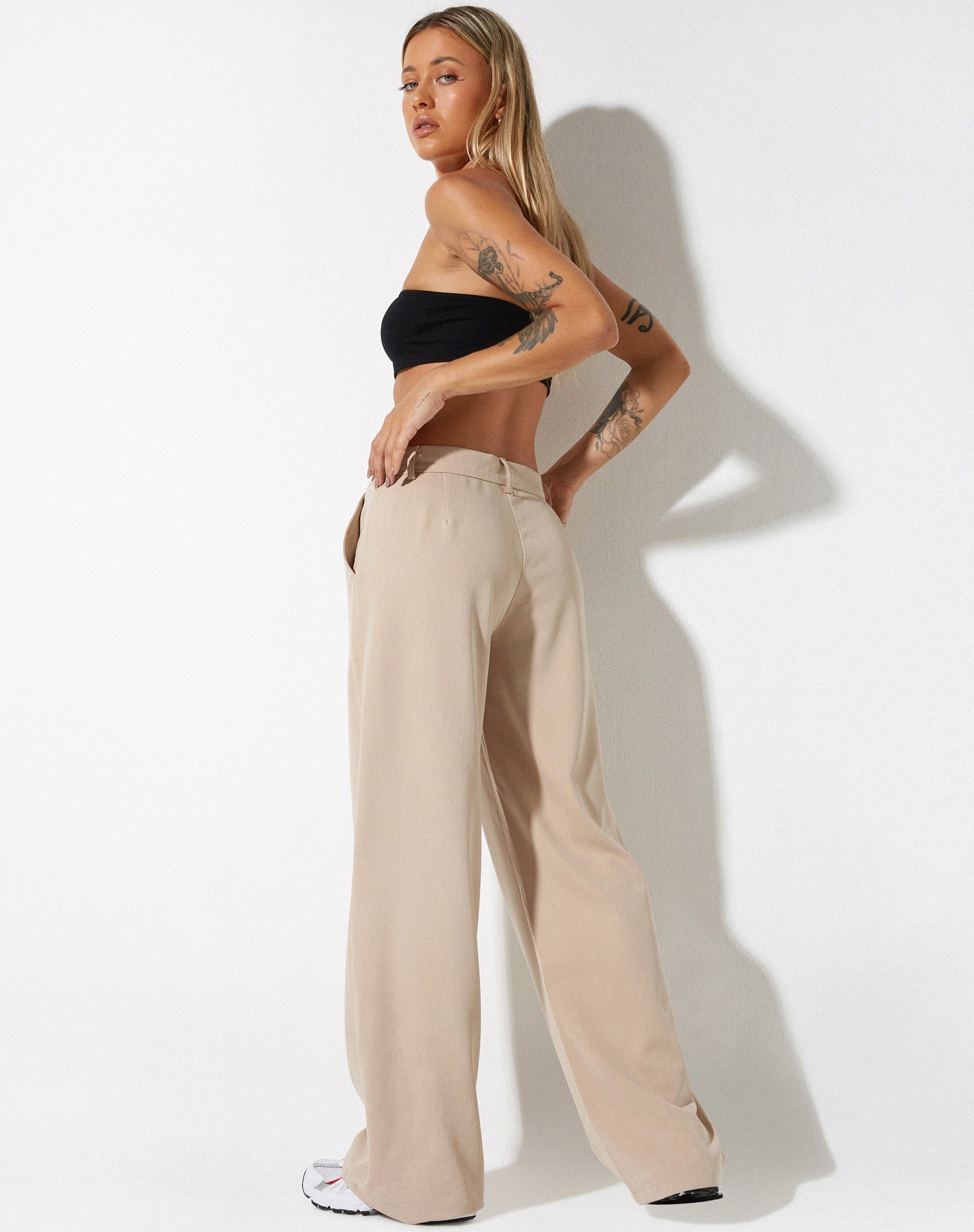 Abena Trouser in Soft Tailoring Beige-Nico Sky
