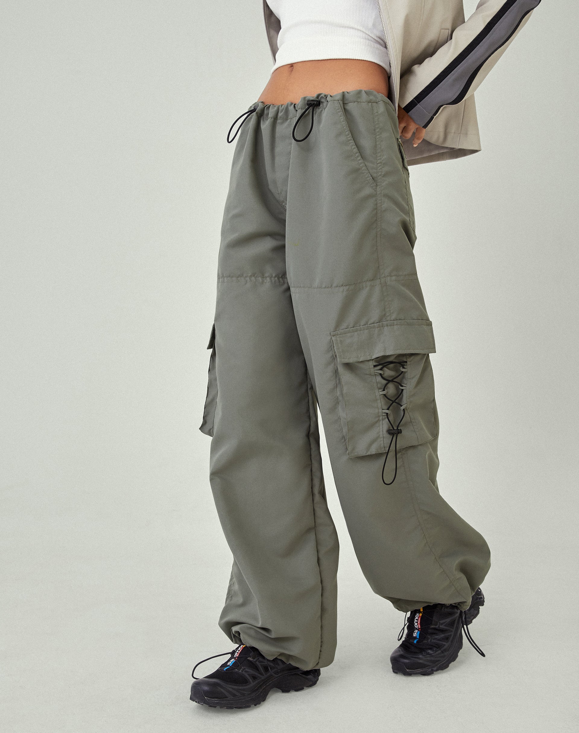 MOTEL X JACQUIE Fabio Wide Leg Cargo Trousers in Grey-Nico Sky