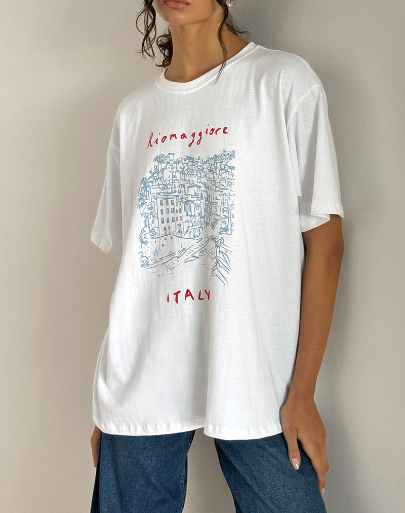 Oversized Basic Tee in Riomaggiore Italy White-Nico Sky