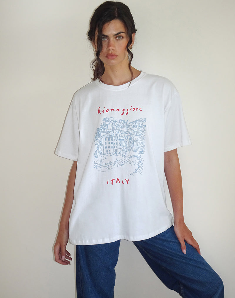 Oversized Basic Tee in Riomaggiore Italy White-Nico Sky