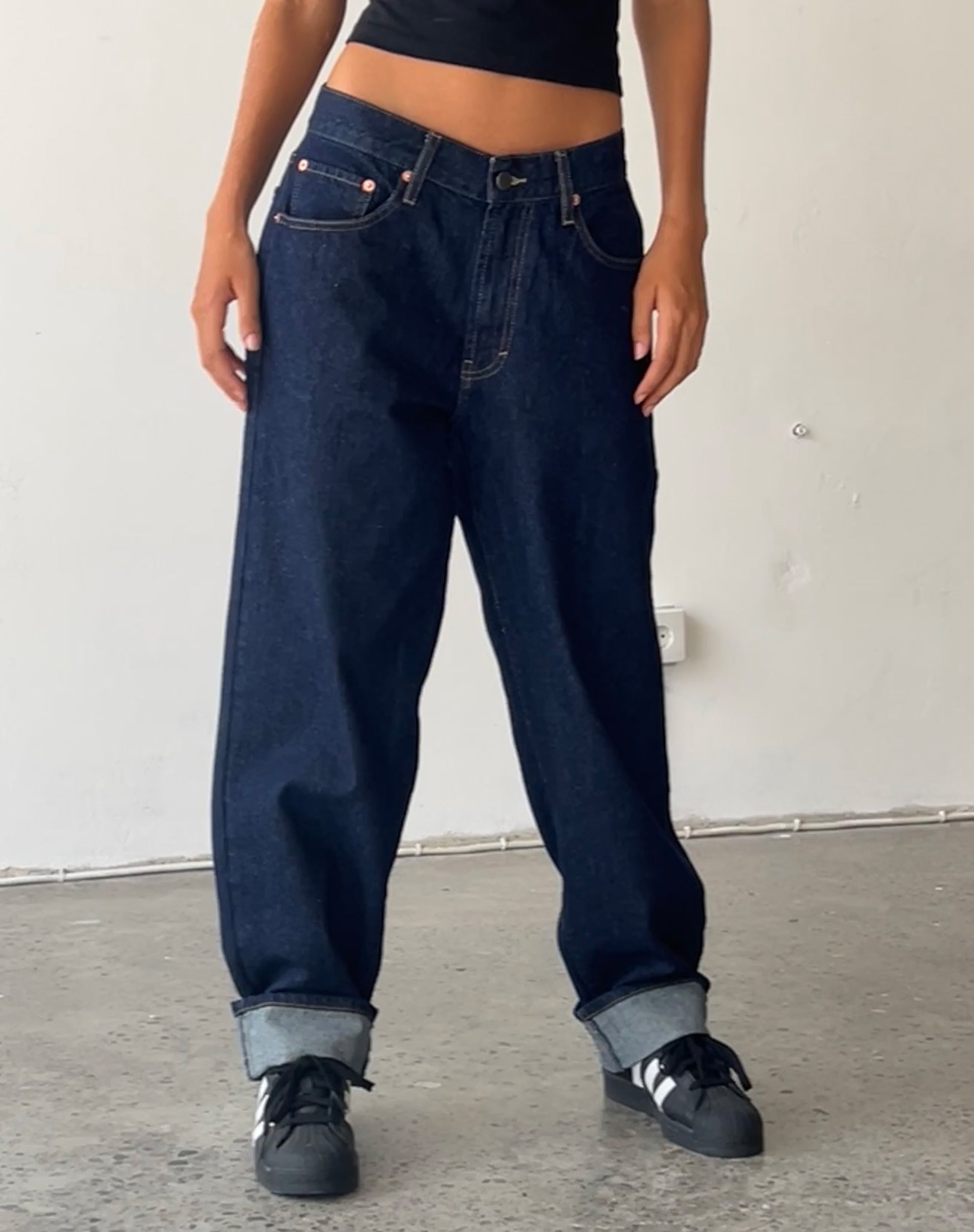 Oversized Dad Low Rise Jeans in Dark Rinse-Nico Sky