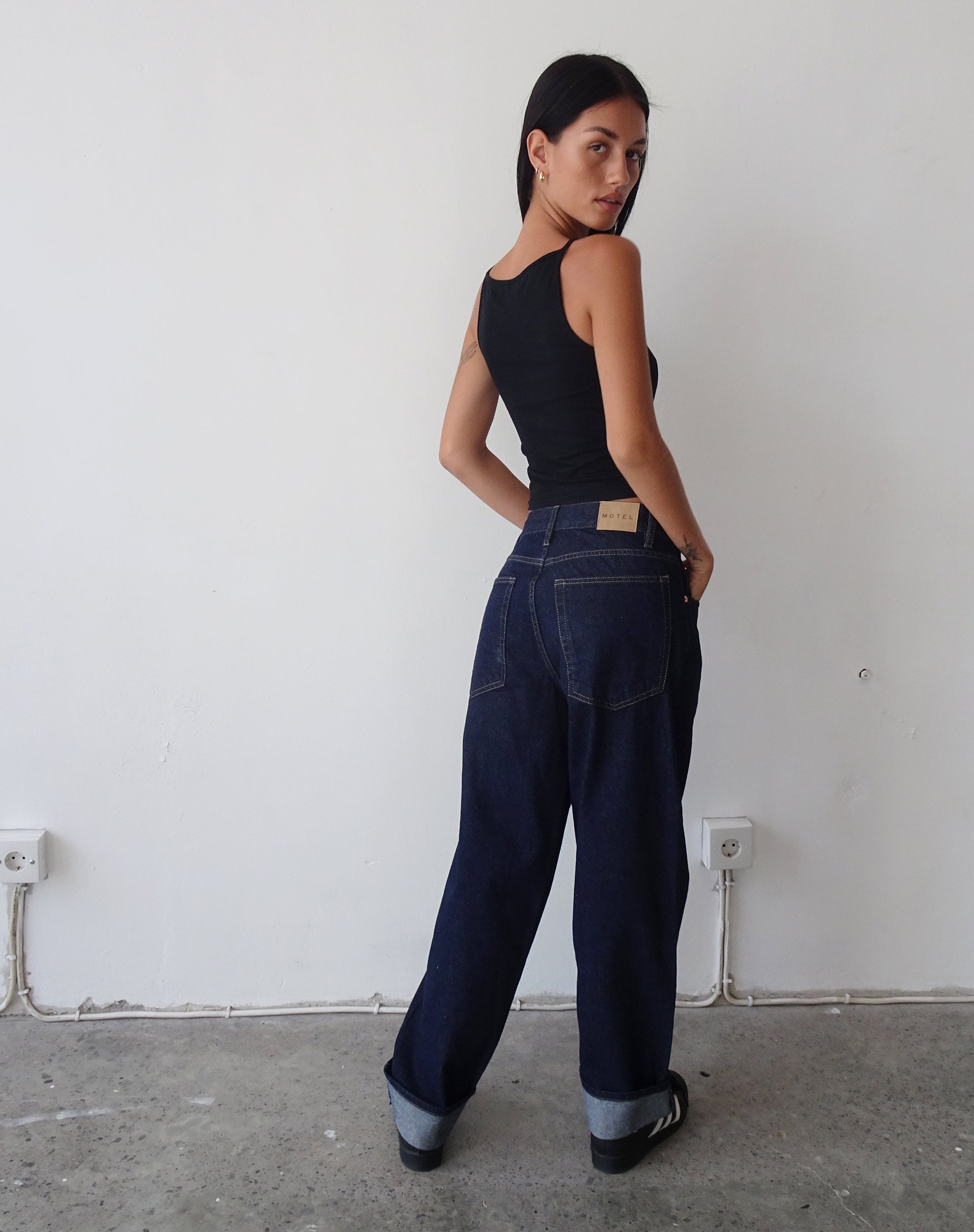 Oversized Dad Low Rise Jeans in Dark Rinse-Nico Sky