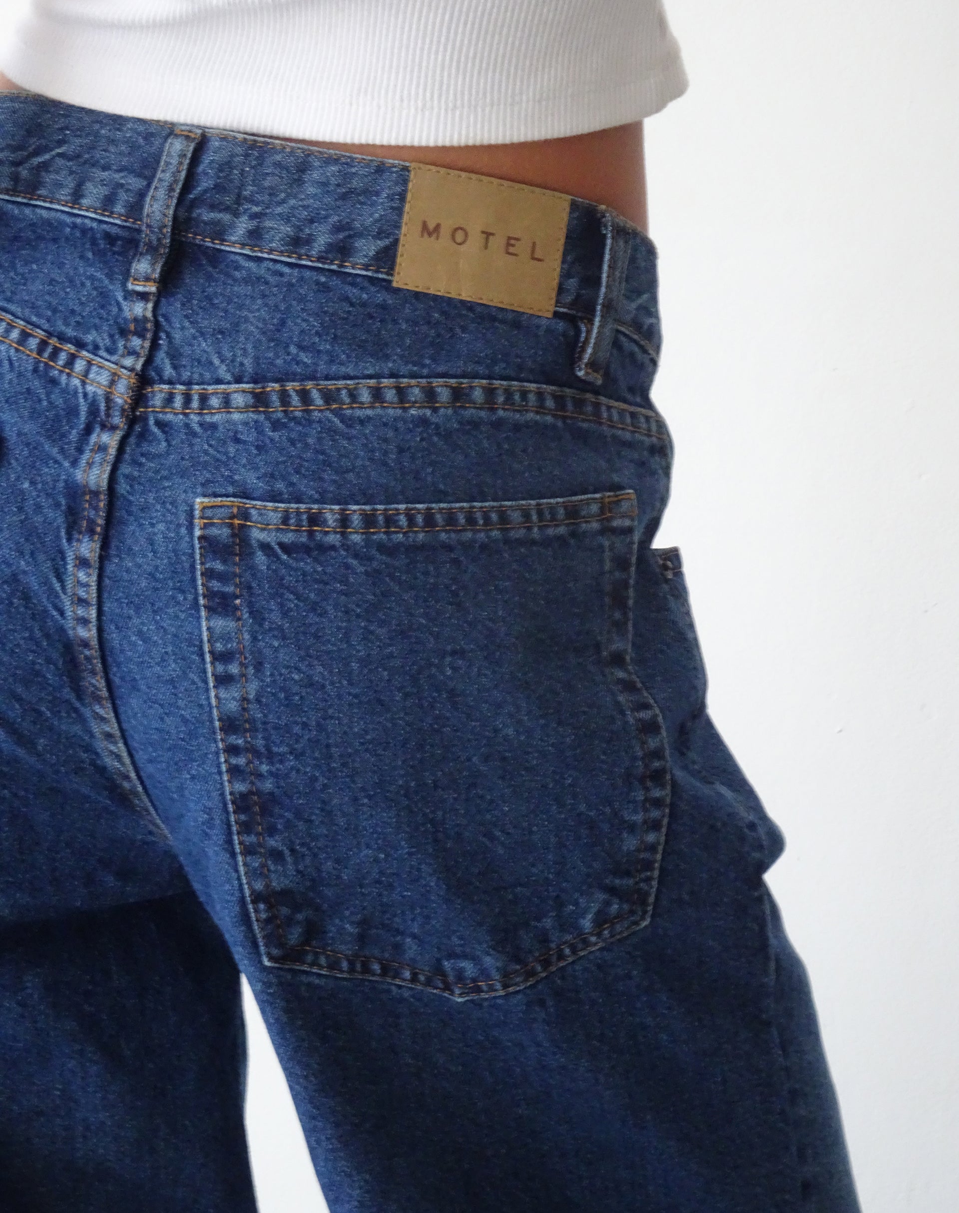 Oversized Dad Low Rise Jeans in Mid Blue Used-Nico Sky