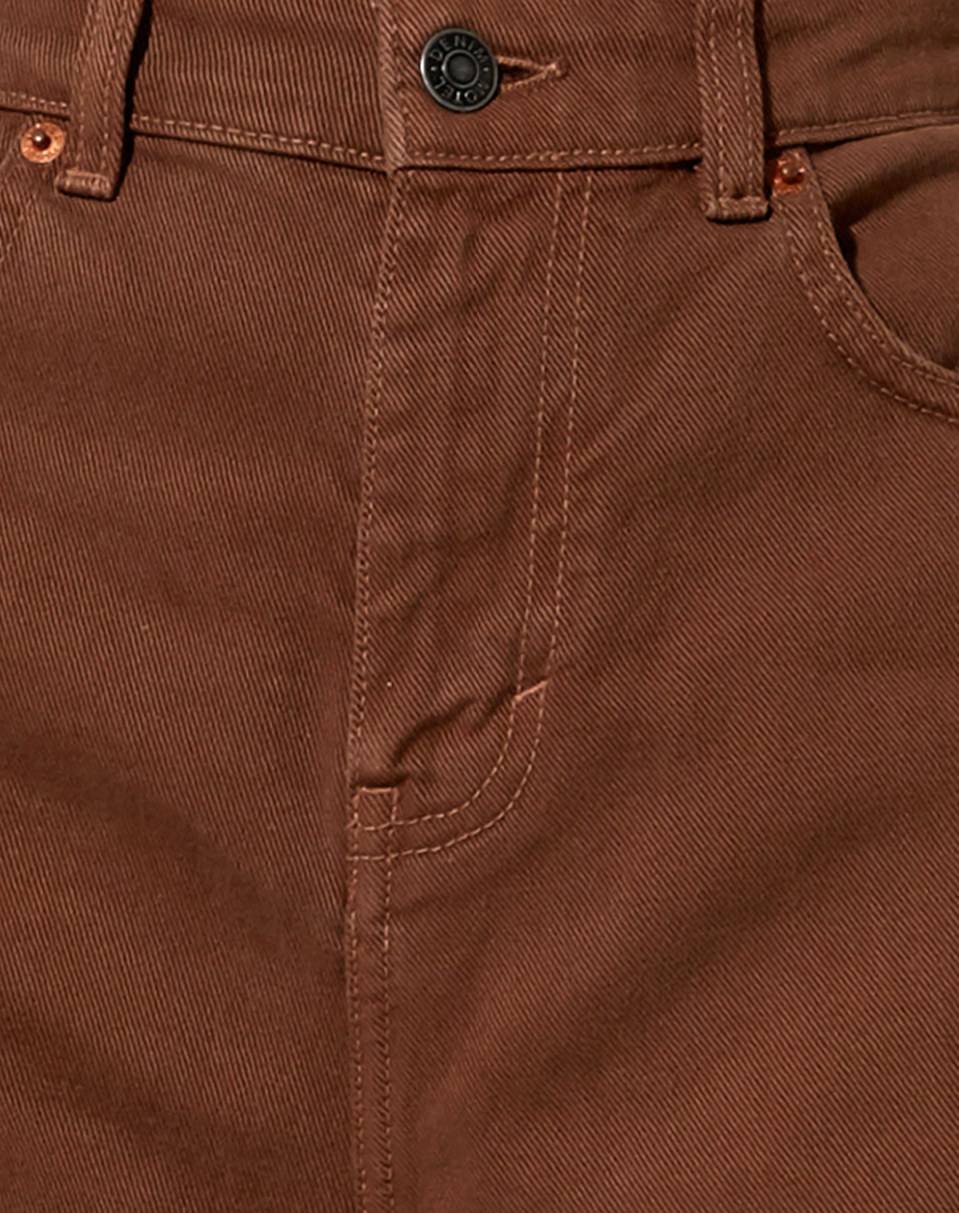 Parallel Jeans in Rich Brown-Nico Sky