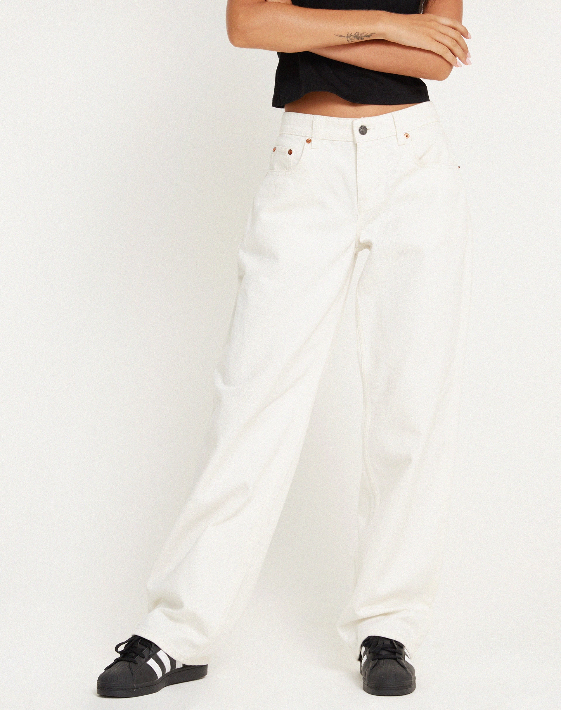 MOTEL X BARBARA Low Rise Parallel Jeans in True White-Nico Sky
