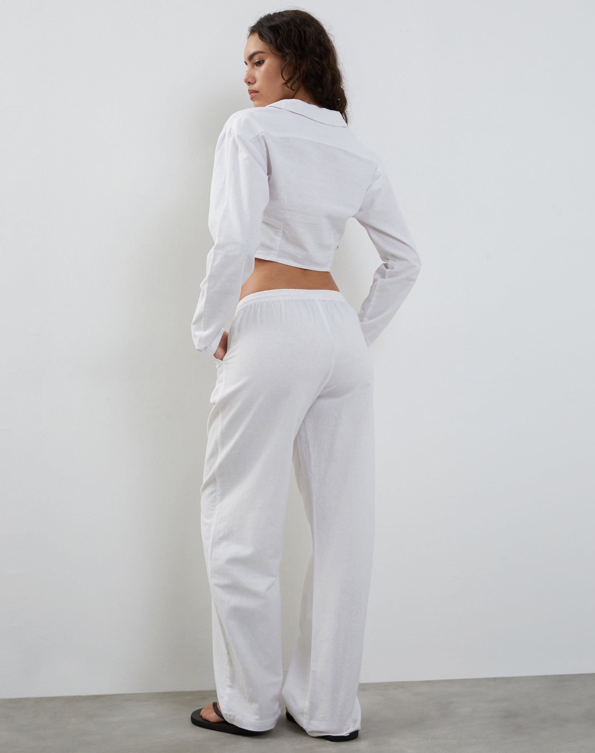 Lyse Super Cropped Shirt in White-Nico Sky