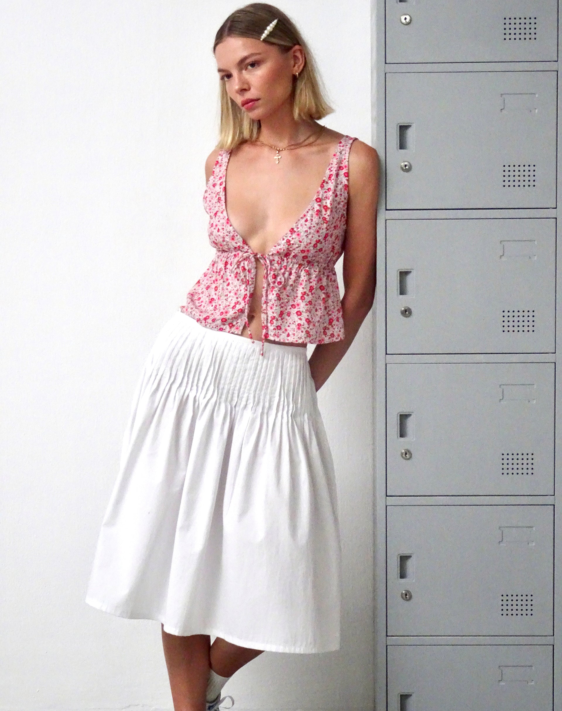 Asada Pleated Waist Midi Skirt in Poplin White-Nico Sky