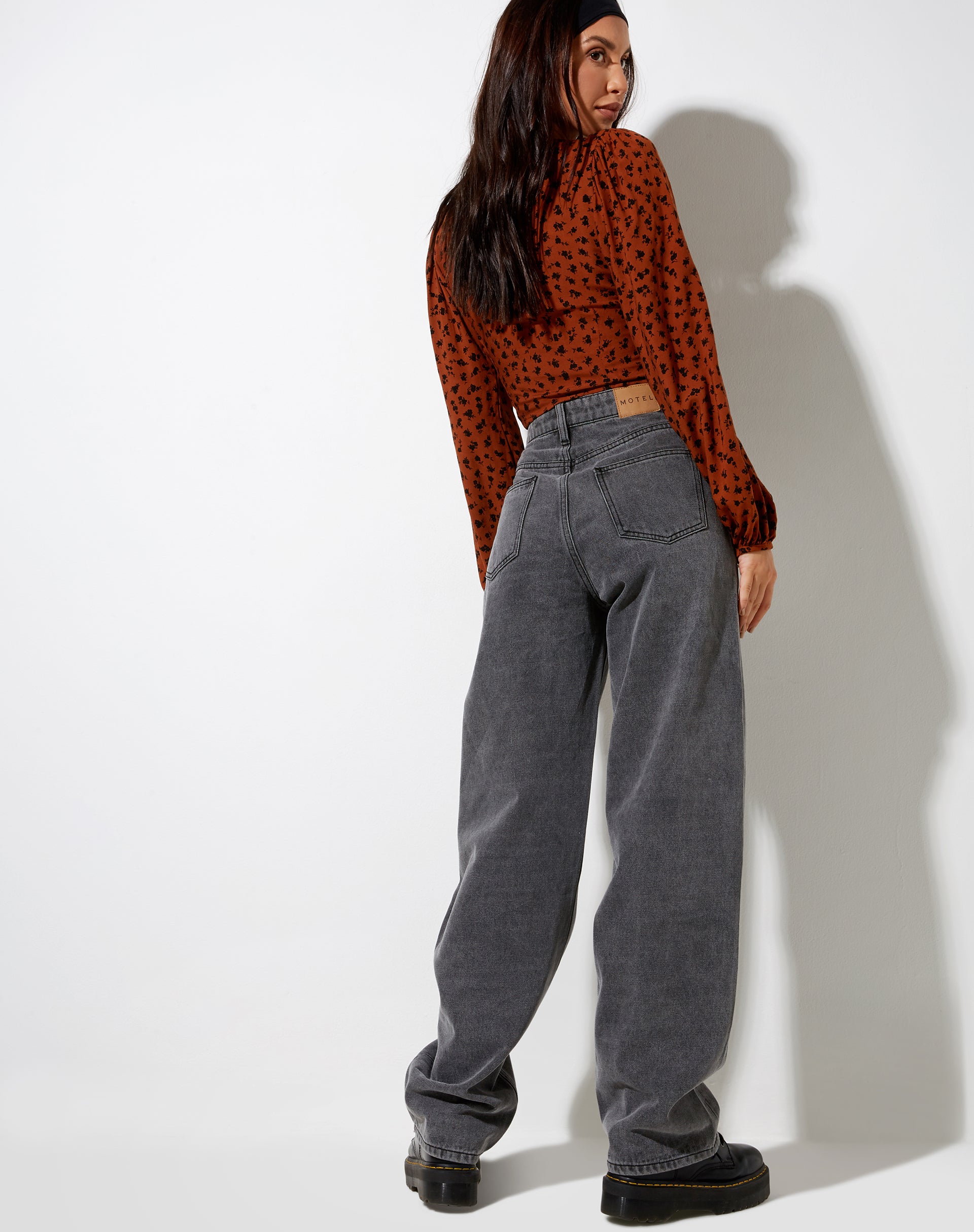 Romina Top in Dainty Daisy Bombay Brown-Nico Sky