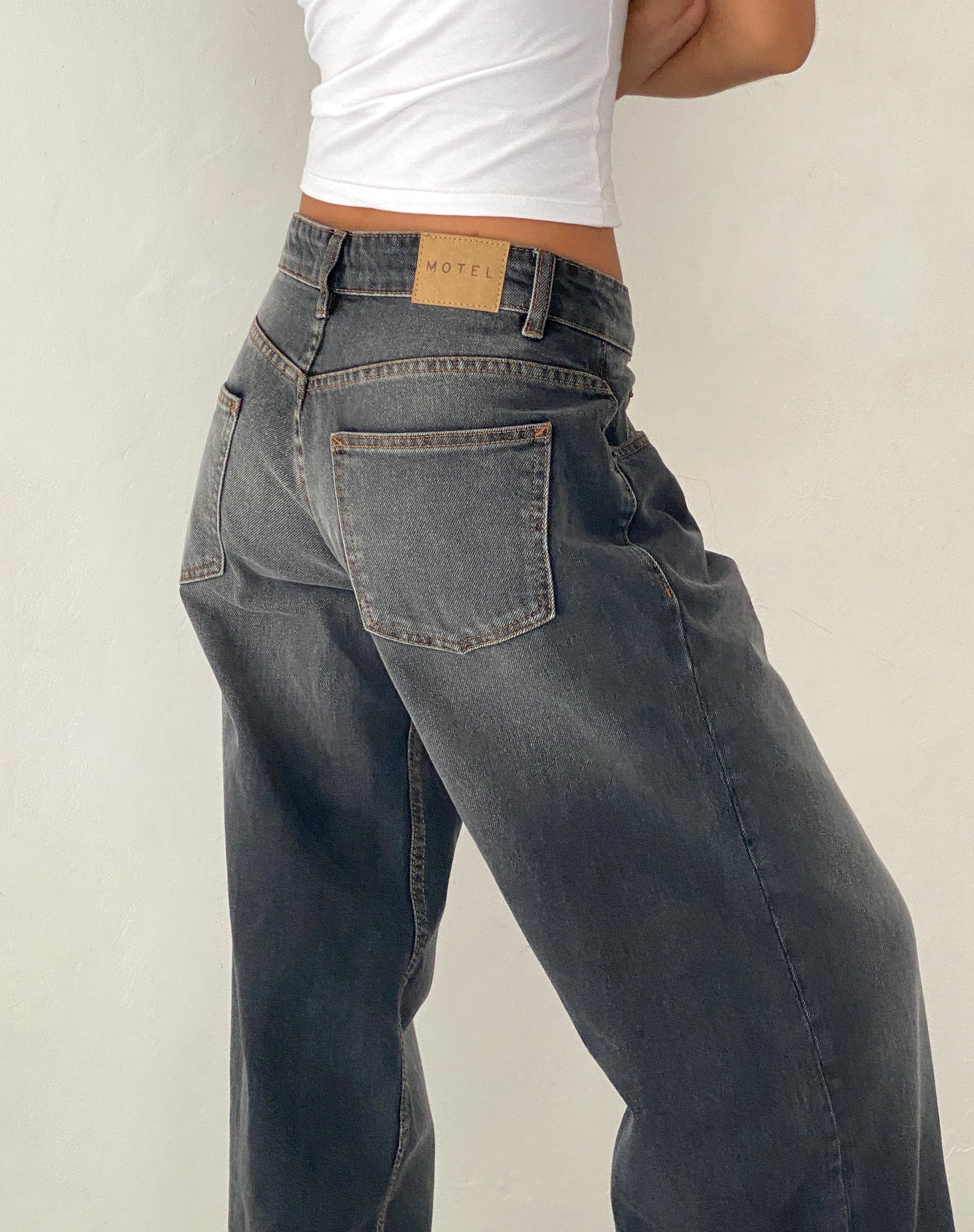 Roomy Extra Wide Low Rise Jeans in Grey Used Bleach-Nico Sky