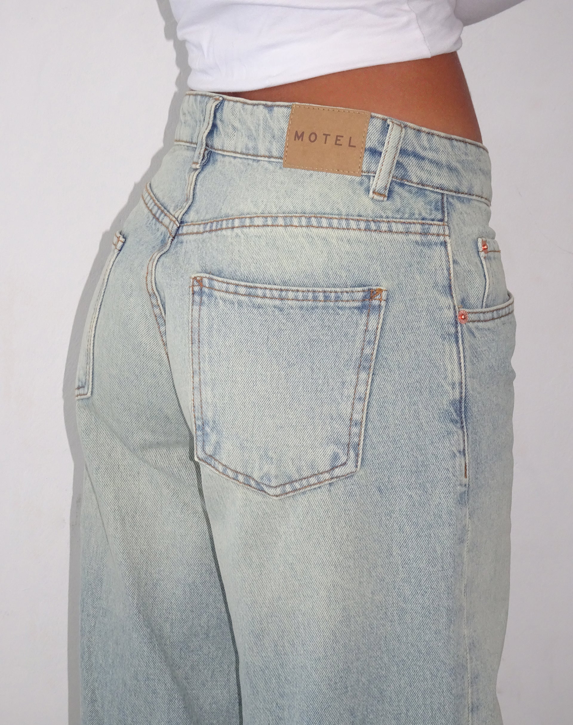 Roomy Extra Wide Low Rise Jeans in Super Bleached Wash-Nico Sky