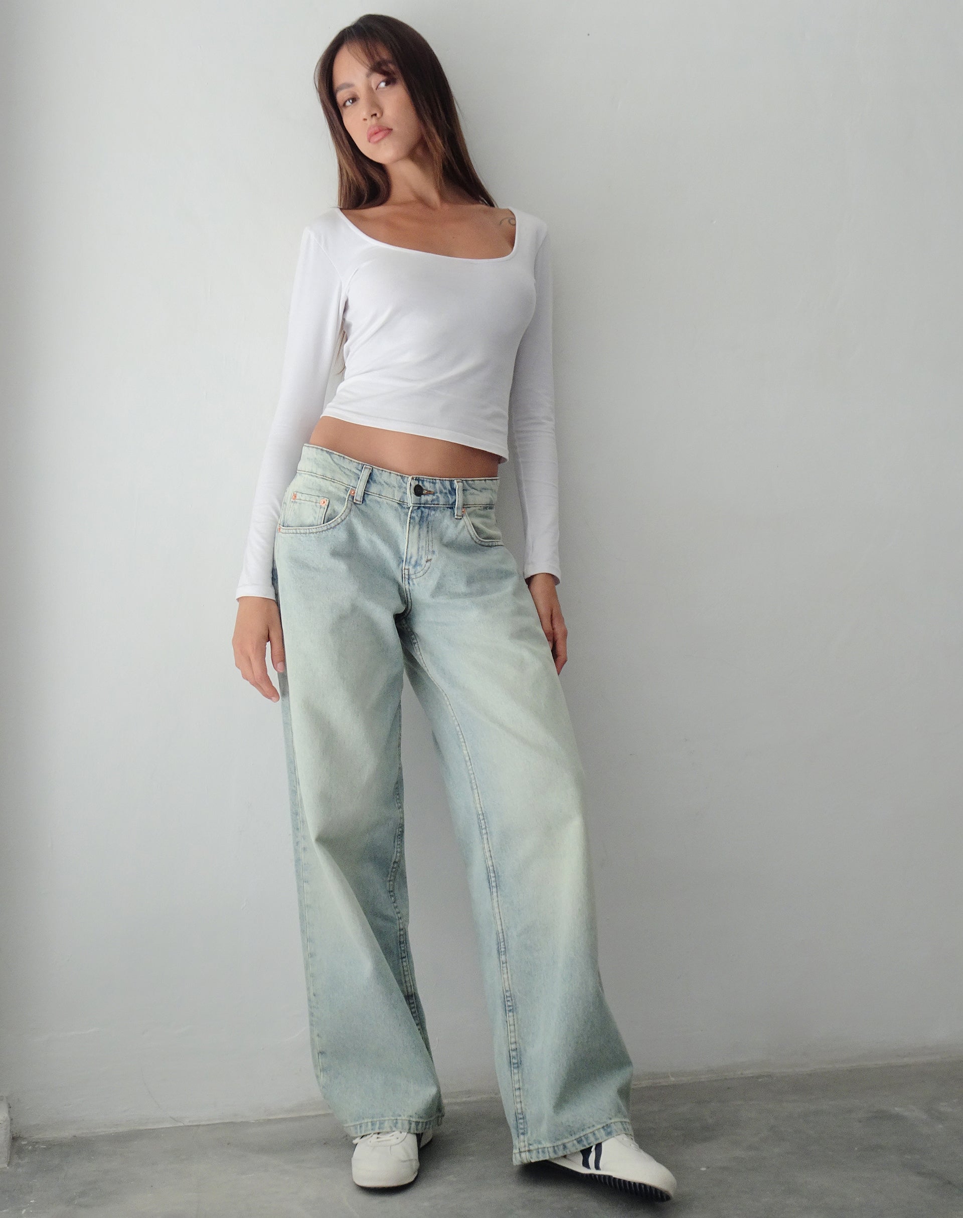 Roomy Extra Wide Low Rise Jeans in Super Bleached Wash-Nico Sky