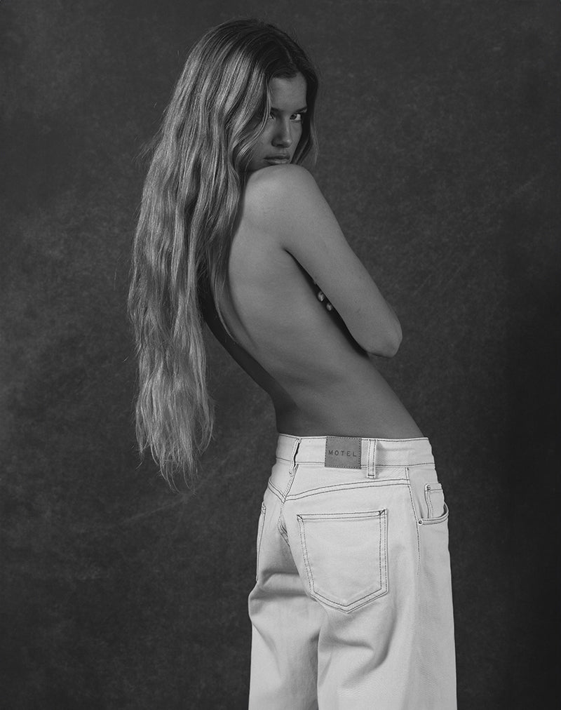 Roomy Extra Wide Low Rise Jeans in Off White-Nico Sky