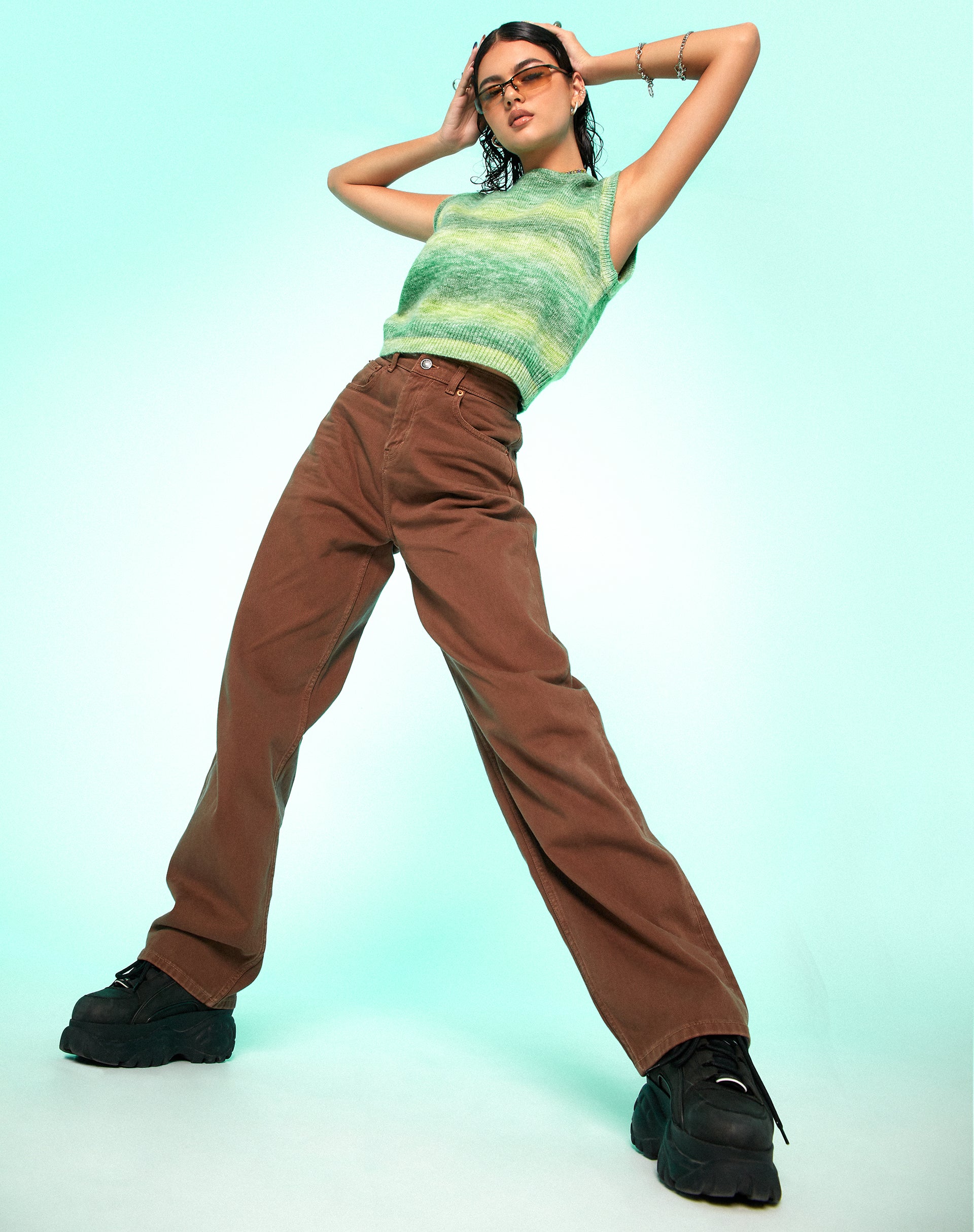 Parallel Jeans in Rich Brown-Nico Sky