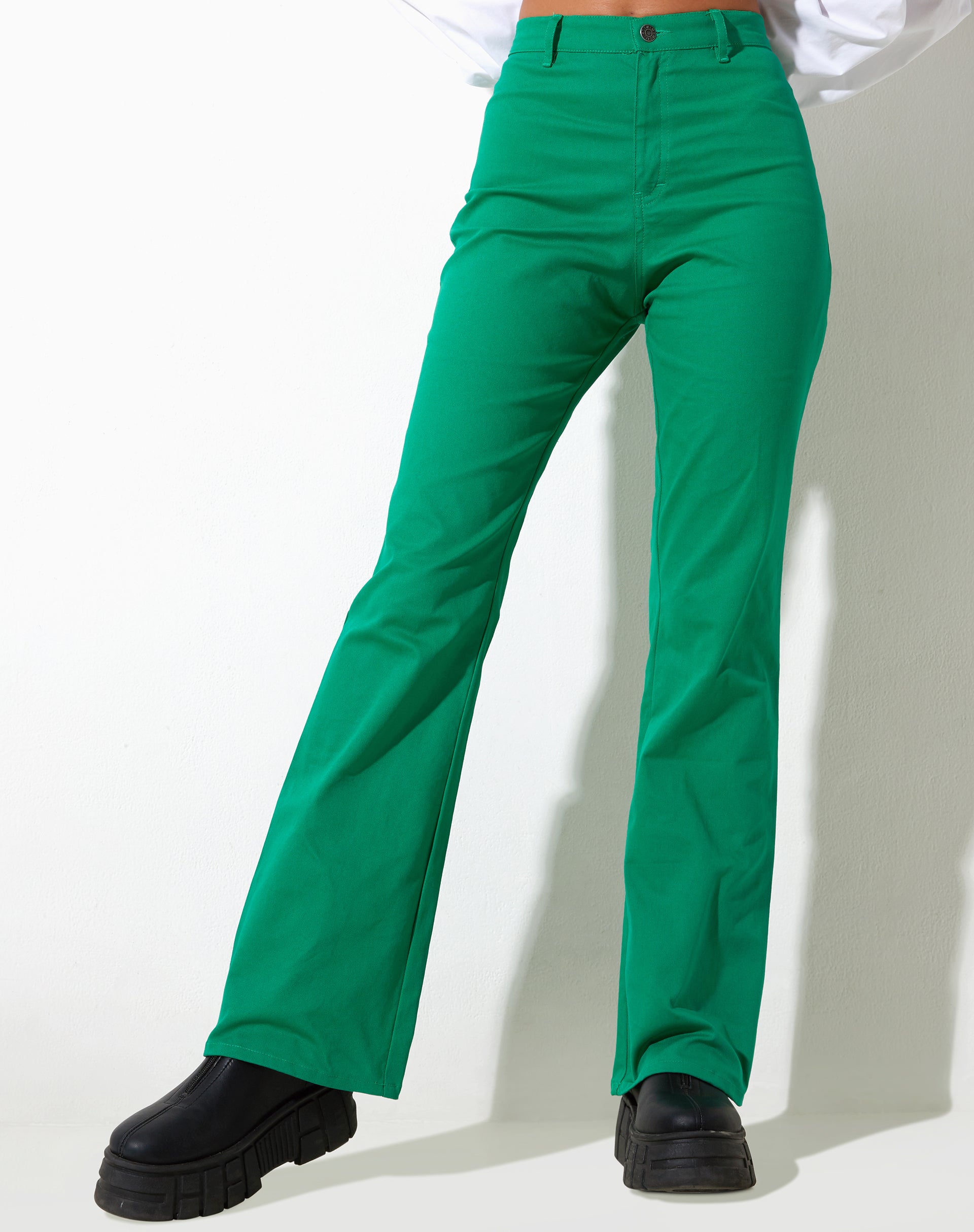 Zoven Flare Trouser in Twill Blush Green-Nico Sky