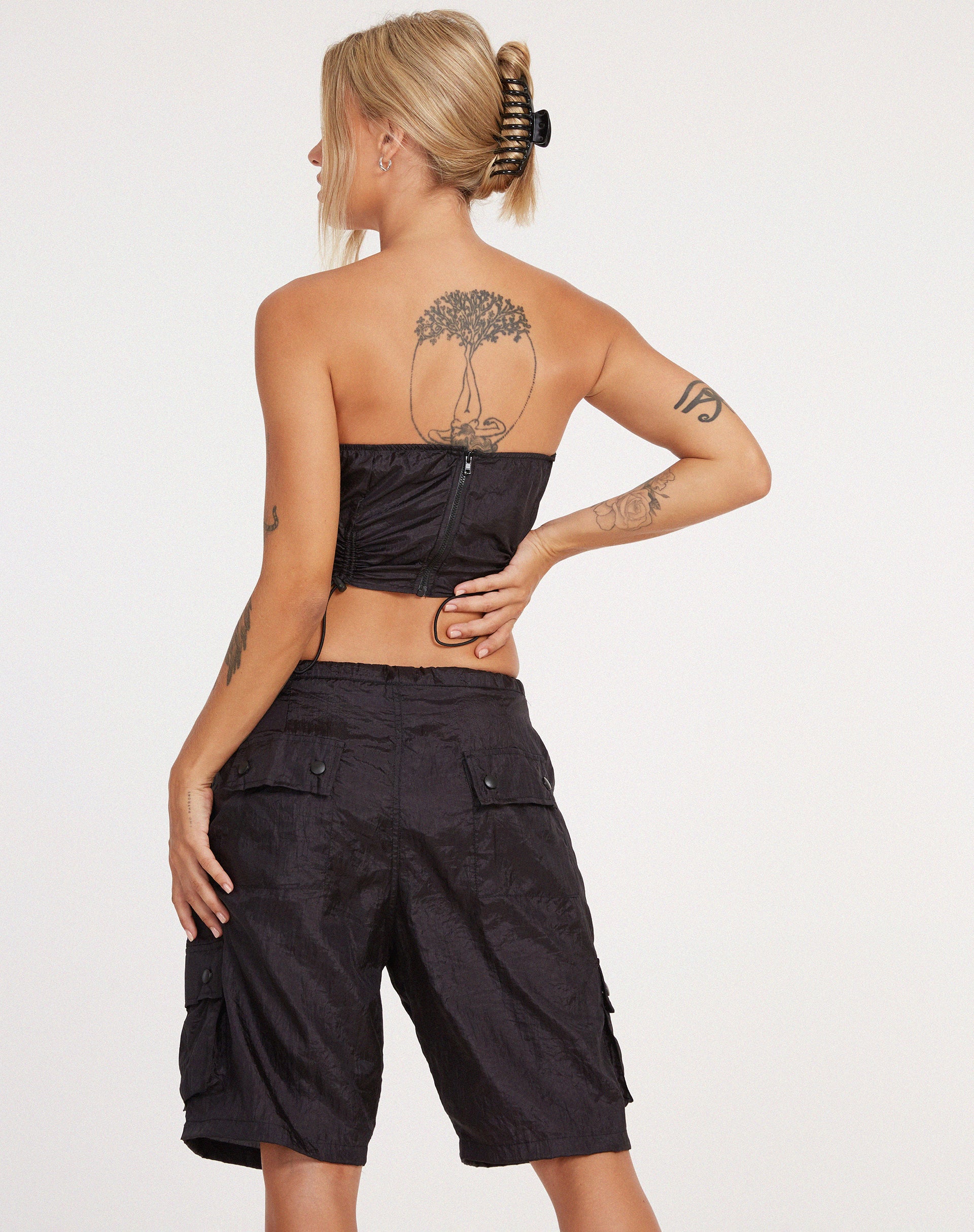 Tenchi Short in Parachute Black-Nico Sky