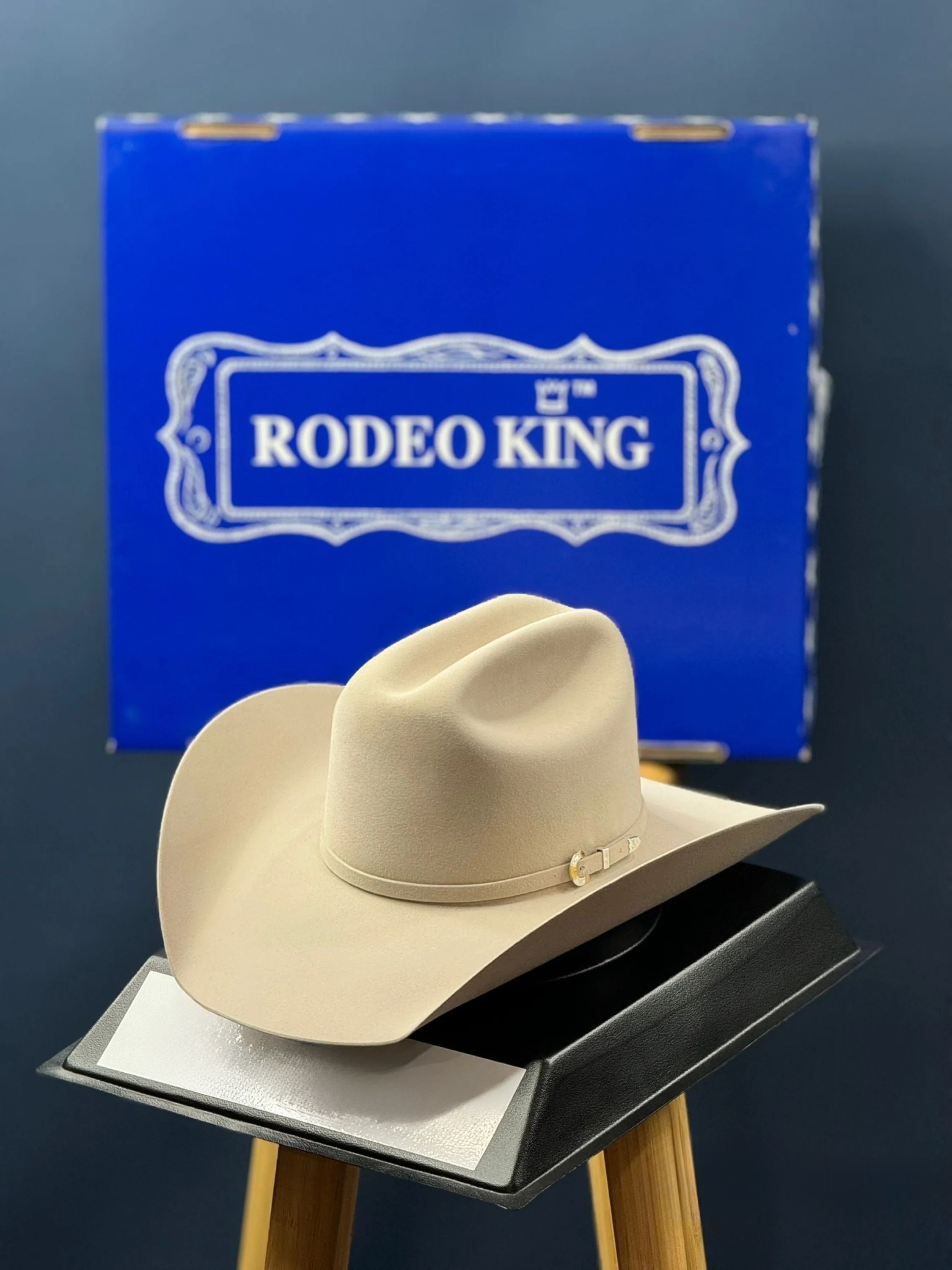 Rodeo King 1000X Silver Belly Top Hand