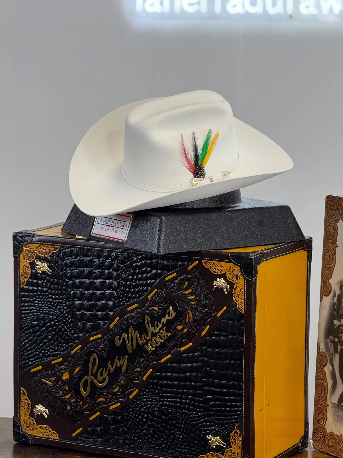 LARRY MAHAN´S 1000X WHITE IMPERIAL LUXURIOS