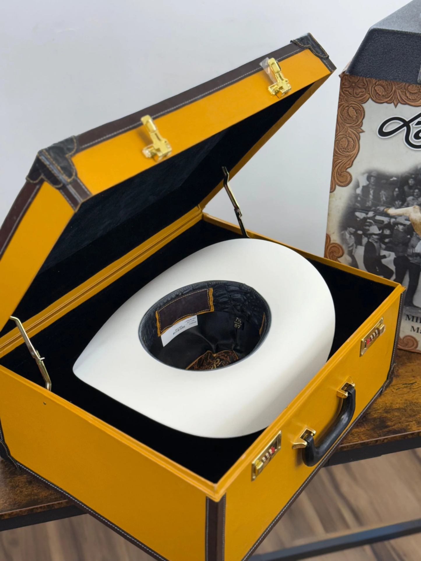 LARRY MAHAN´S 1000X WHITE IMPERIAL LUXURIOS