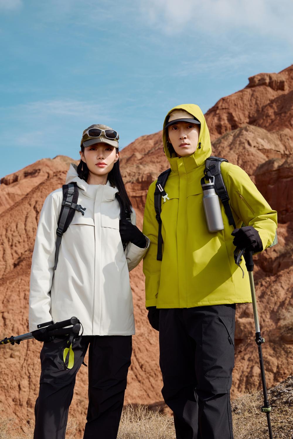 Integrated black gold graphene down