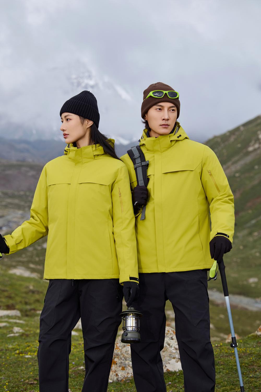 Integrated black gold graphene down