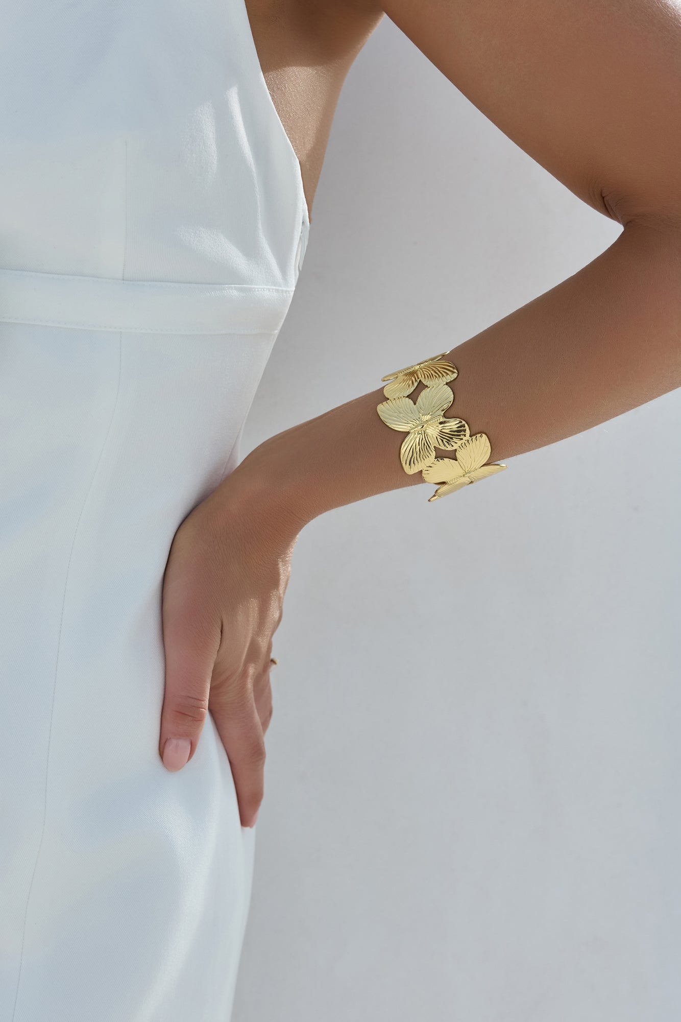 18k Gold Plated Floral Breeze Cuff Bracelet Gold-Roy Dress