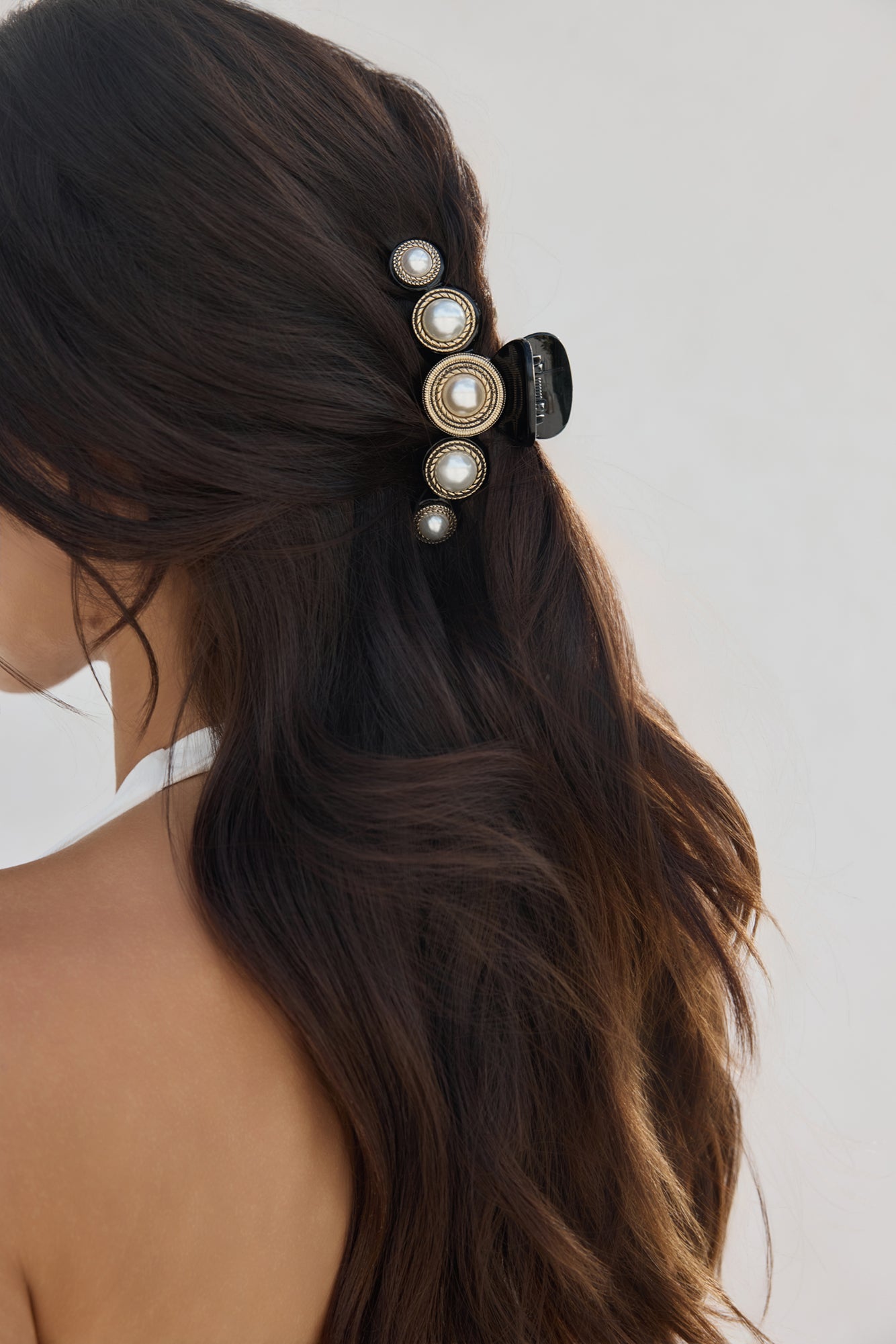 Pretty Statement Claw Clip Black-Roy Dress