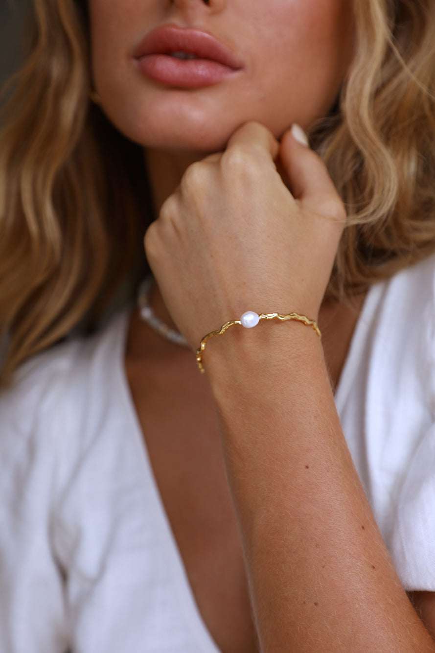 18k Gold Plated Night View Bracelet-Roy Dress