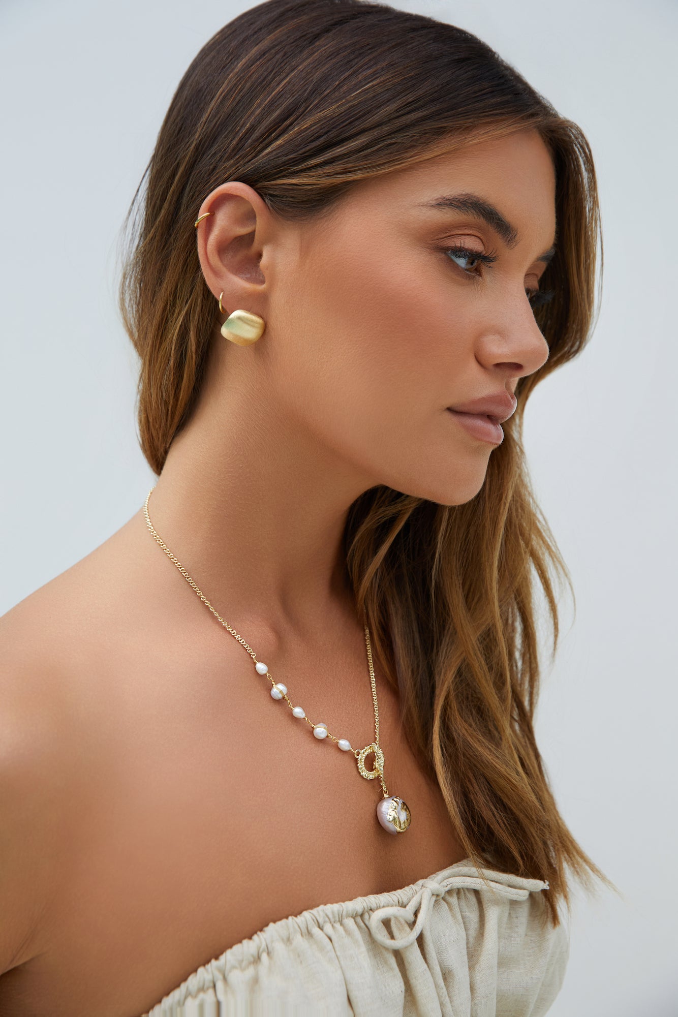 18K Gold Plated First Class Earrings Gold-Roy Dress