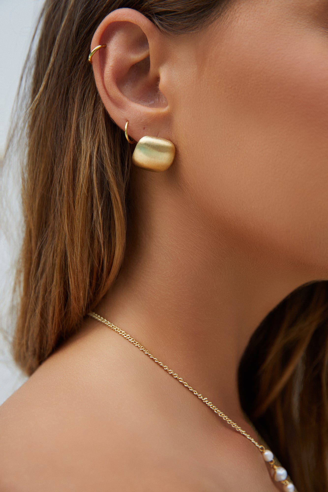 18K Gold Plated First Class Earrings Gold-Roy Dress