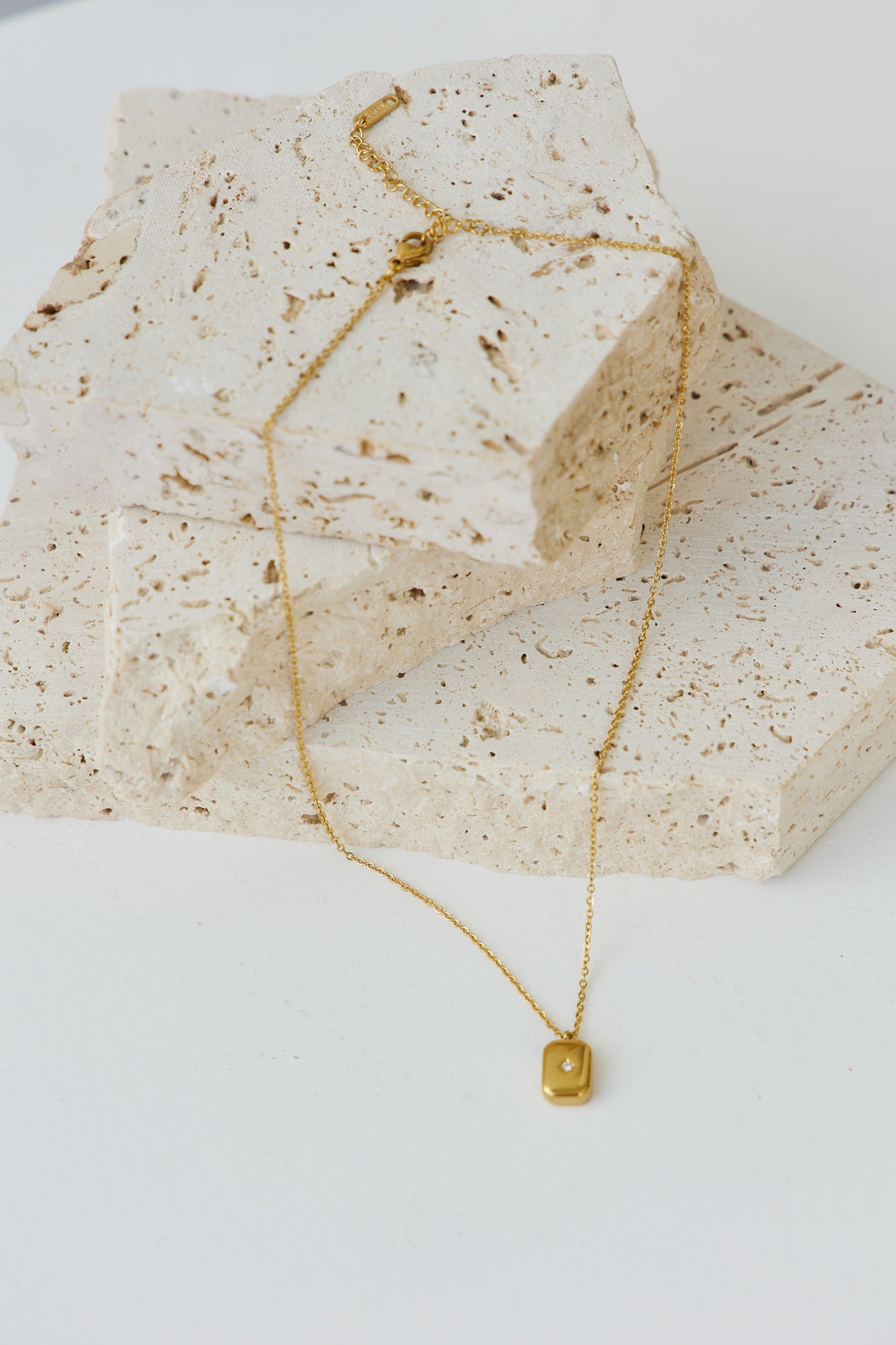 18k Gold Plated Deck Of Cards Necklace Gold-Roy Dress