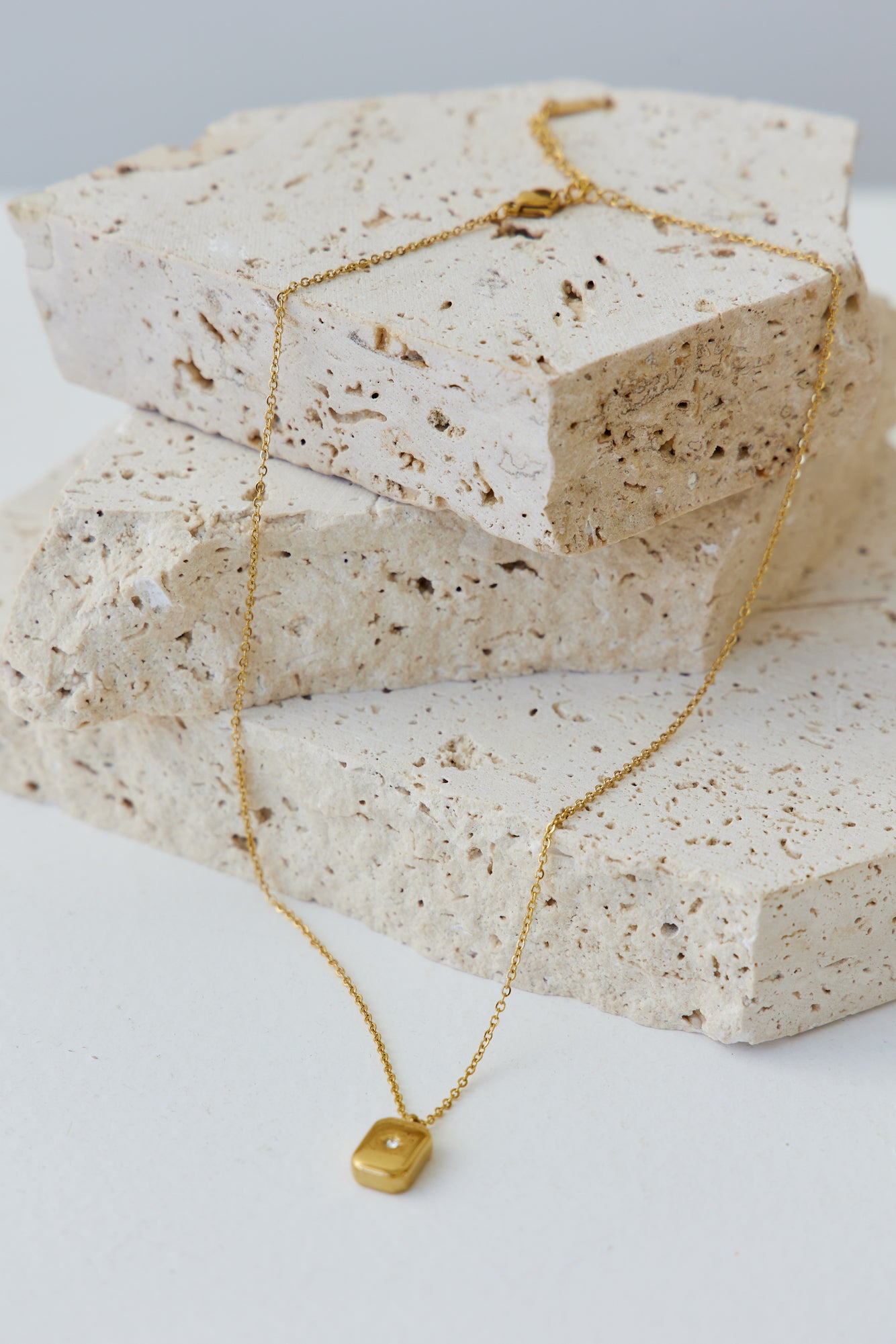 18k Gold Plated Deck Of Cards Necklace Gold-Roy Dress