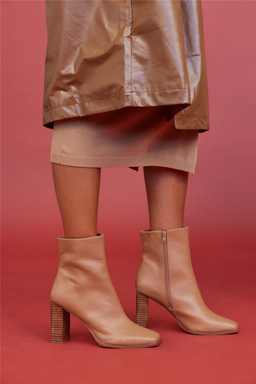 VERALI Magnolia Boot Dark Camel Smooth-Roy Dress