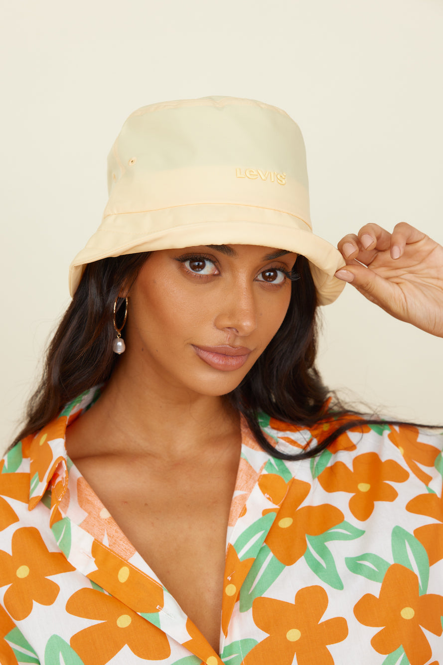 LEVI'S Bucket Hat Pastel Yellow-Roy Dress