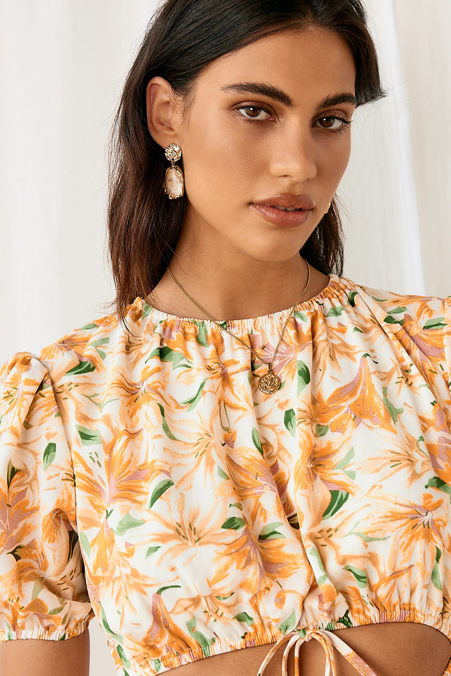 18k Gold Plated Seal With A Kiss Necklace Gold-Roy Dress