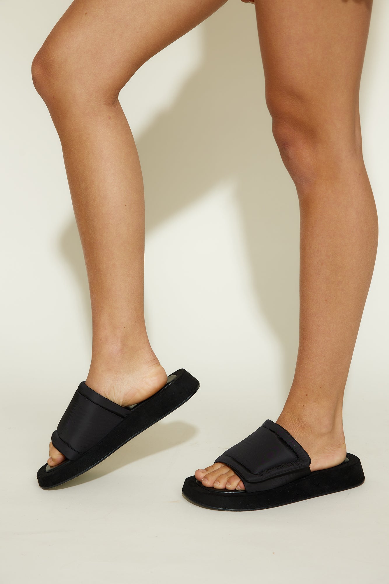 ALIAS MAE Poet Slides Black-Roy Dress